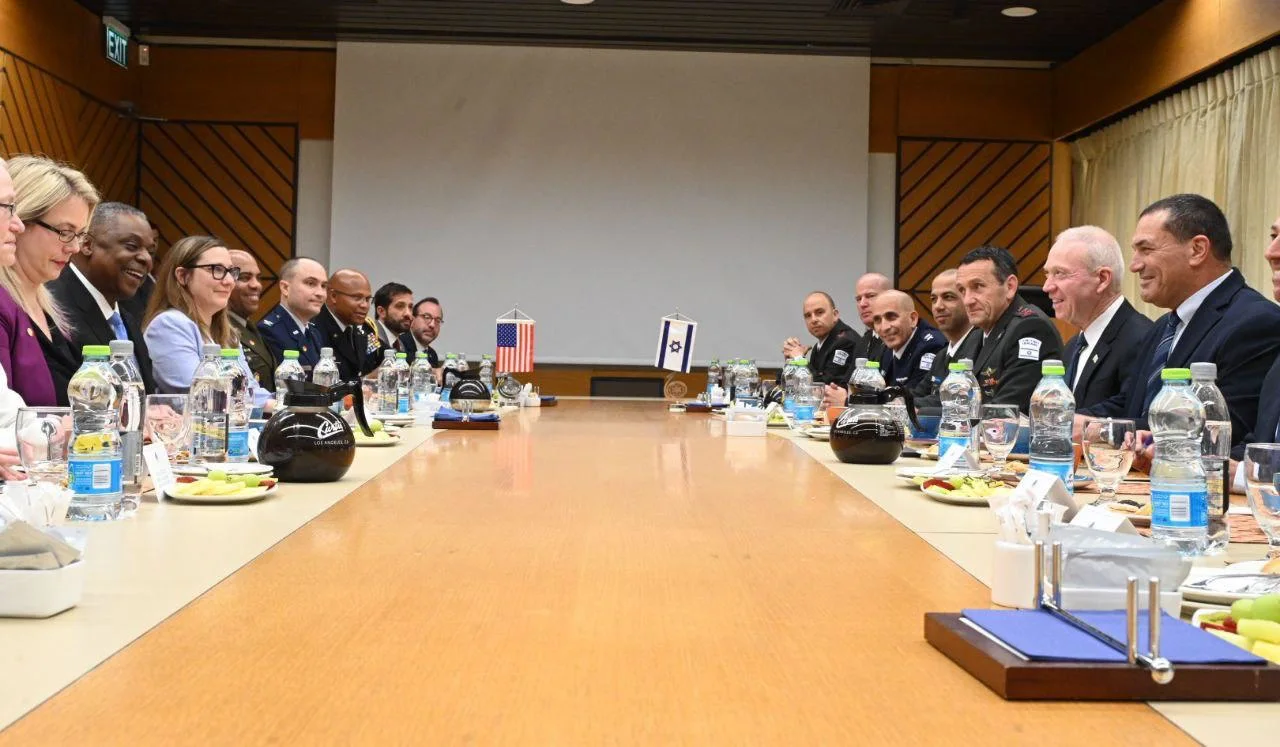 הפגישה בין יואב גלנט ללויד אוסטין ובכירים נוספים