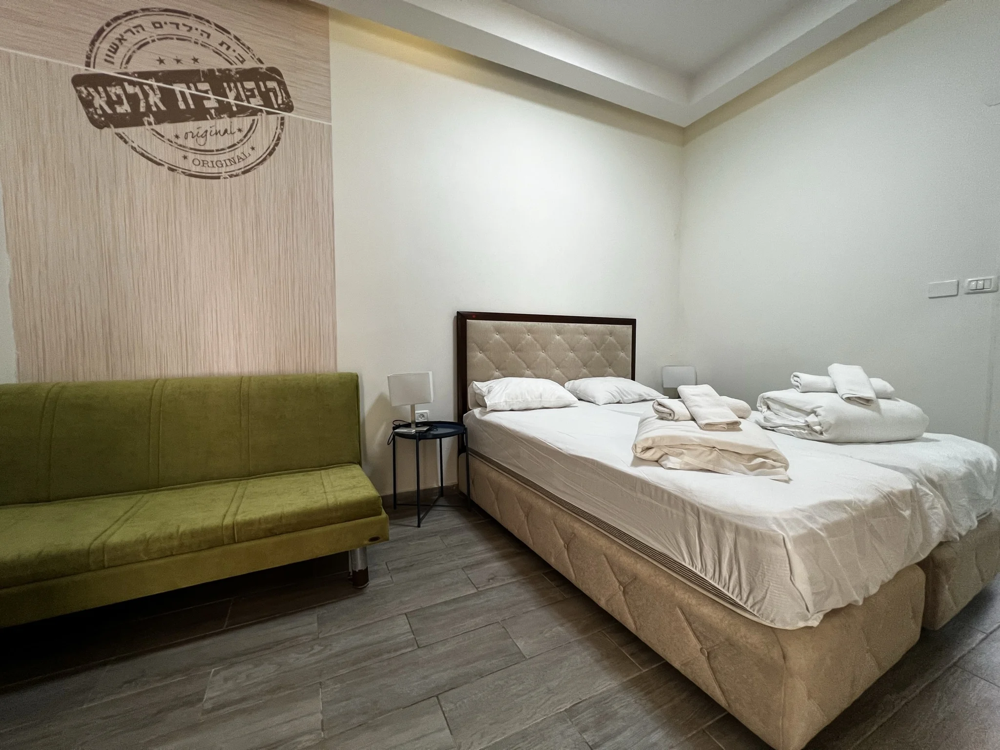 'אלפא אירוח'