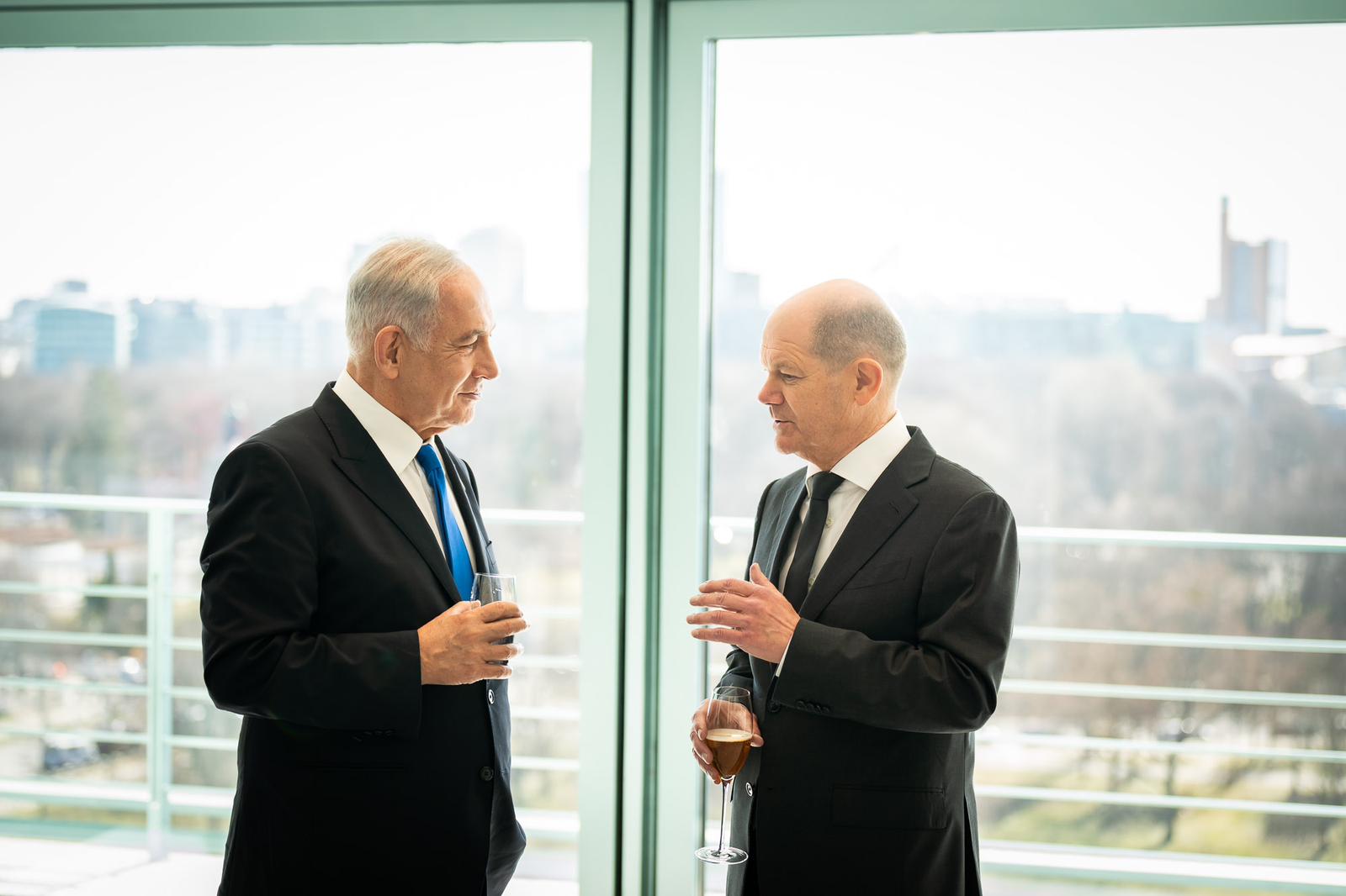 רה''מ נתניהו עם קנצלר גרמניה אולף שולץ בברלין