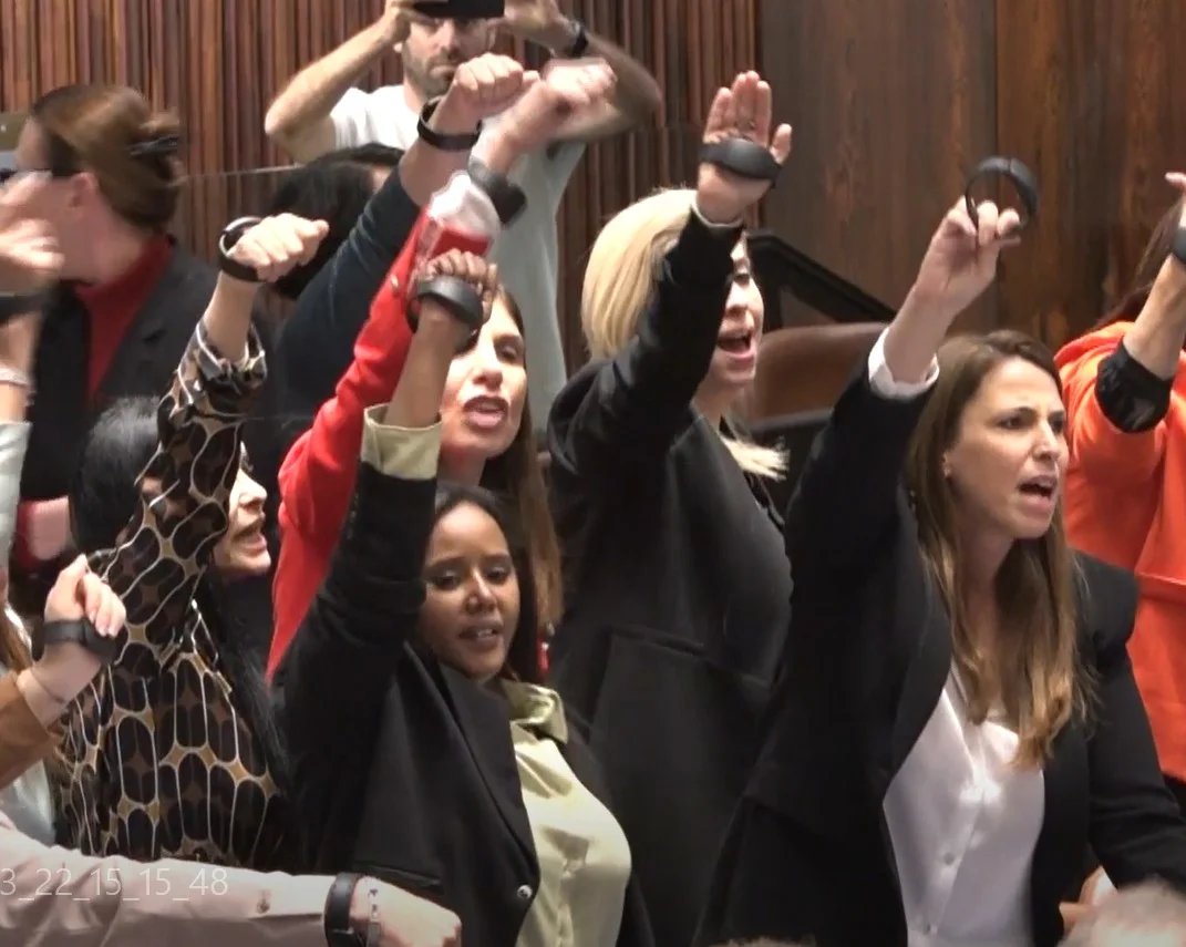 המחאה בכנסת לאחר נפילת חוק האיזוק האלקטרוני