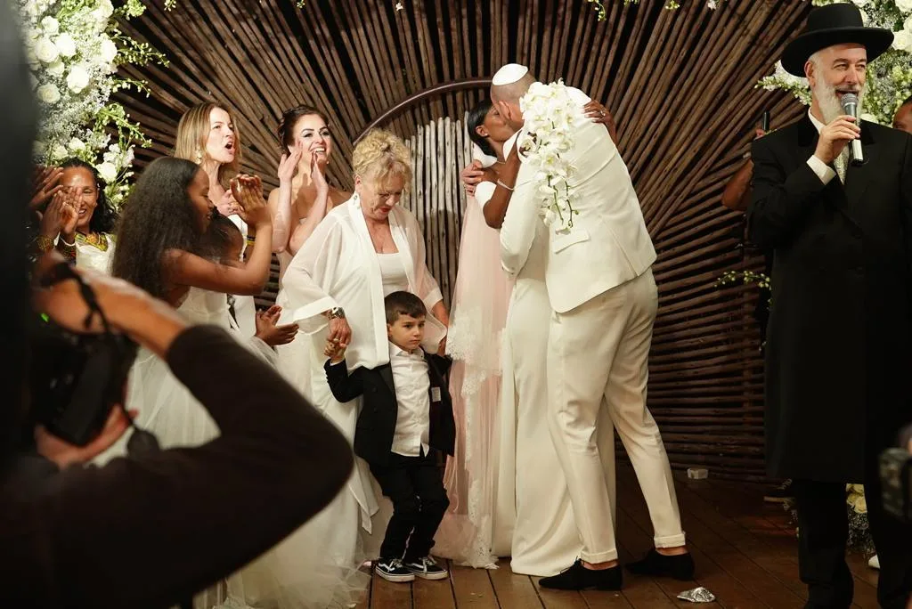 טיטי איינאו, צחי פרנקל