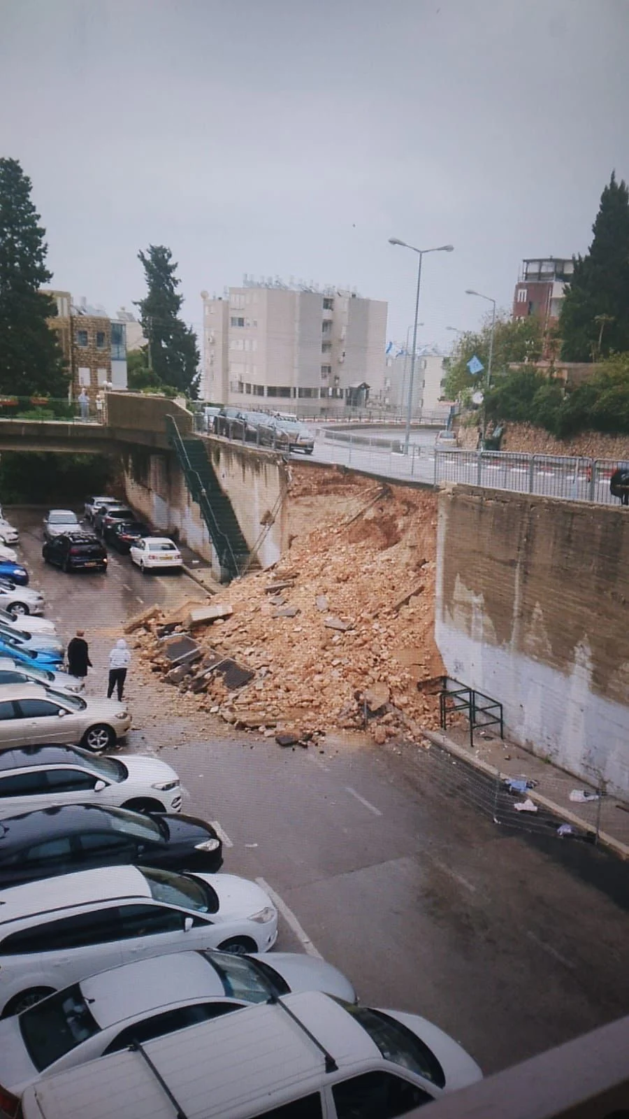חומה קרסה בחיפה