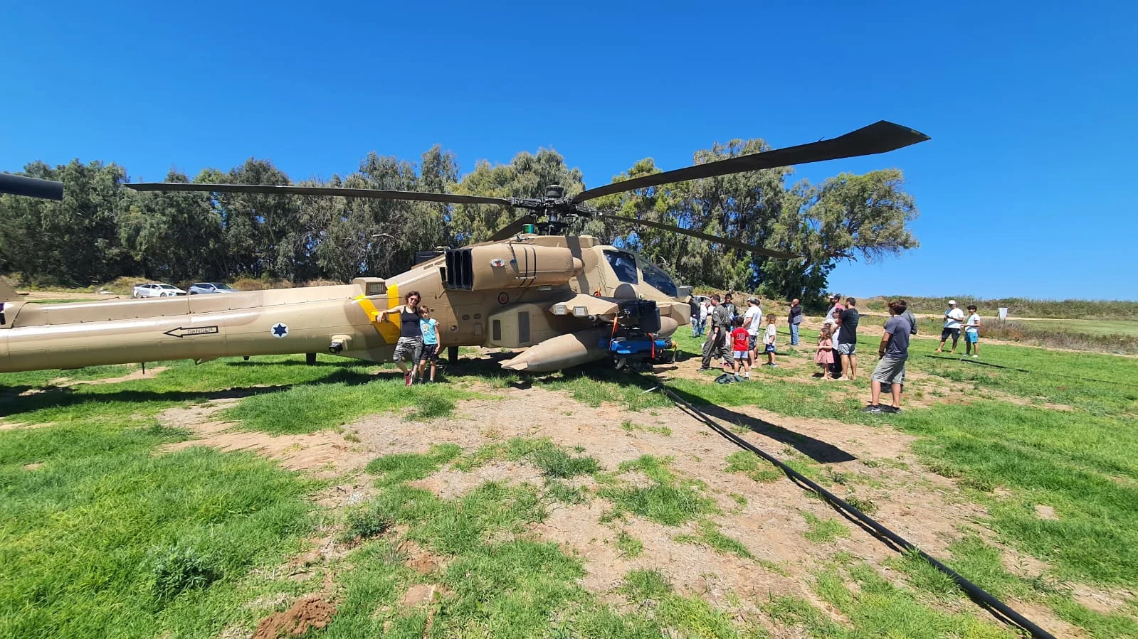 Whatsapp Image 2023 04מסוק האפאצ'י שנאלץ לנחות בעקבות תקלה 26 At 1