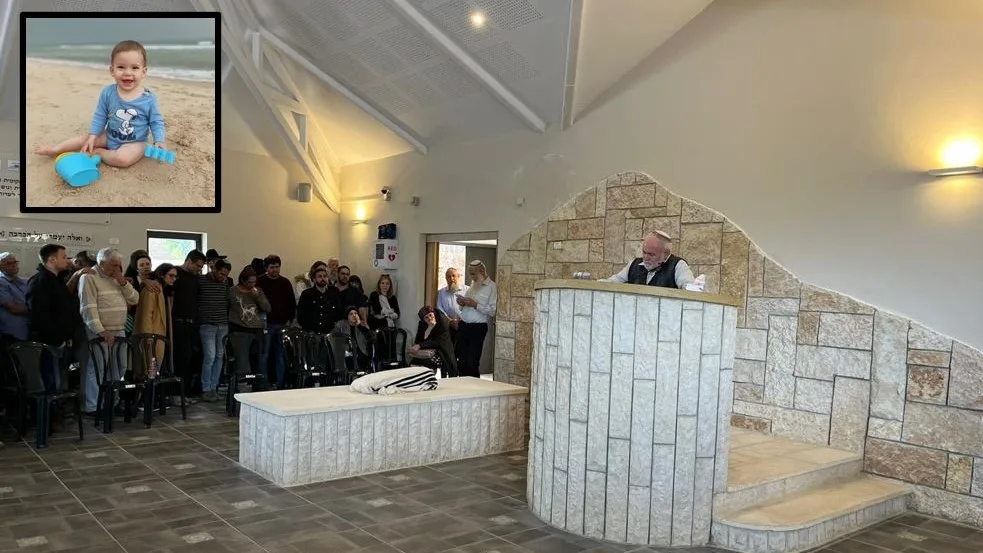 Captureהלווייתו של מעיין דומנוביץ' בן העשרה חודשים שנהרג בתאונה בנגב