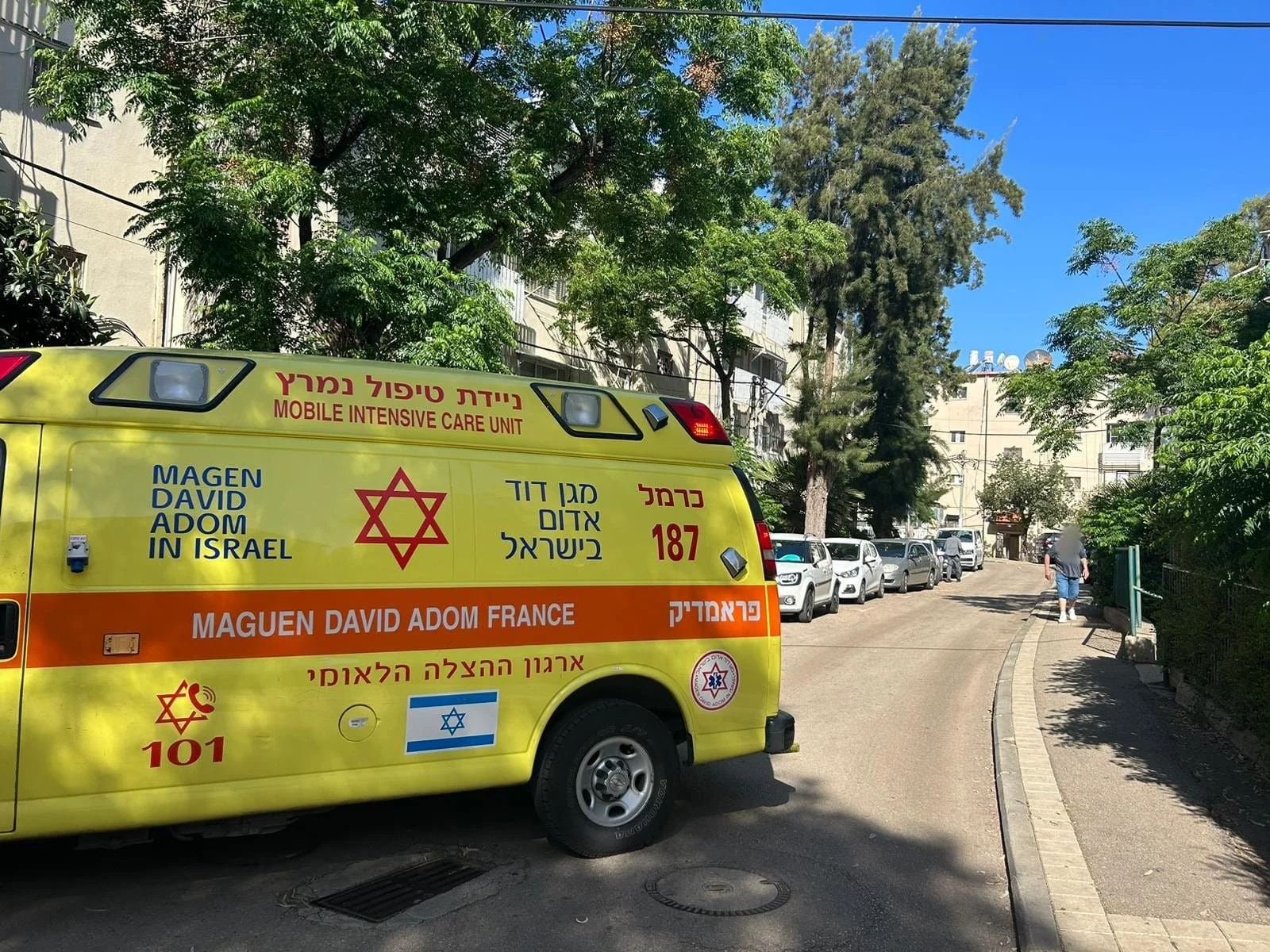 הזירה בחיפה, אמבולנס בחיפה