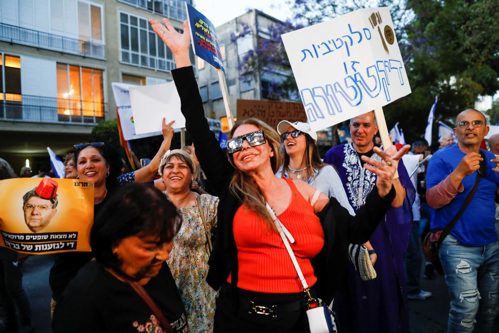 ''חאפלה מרוקאית'' מול ביתו של אהרן ברק