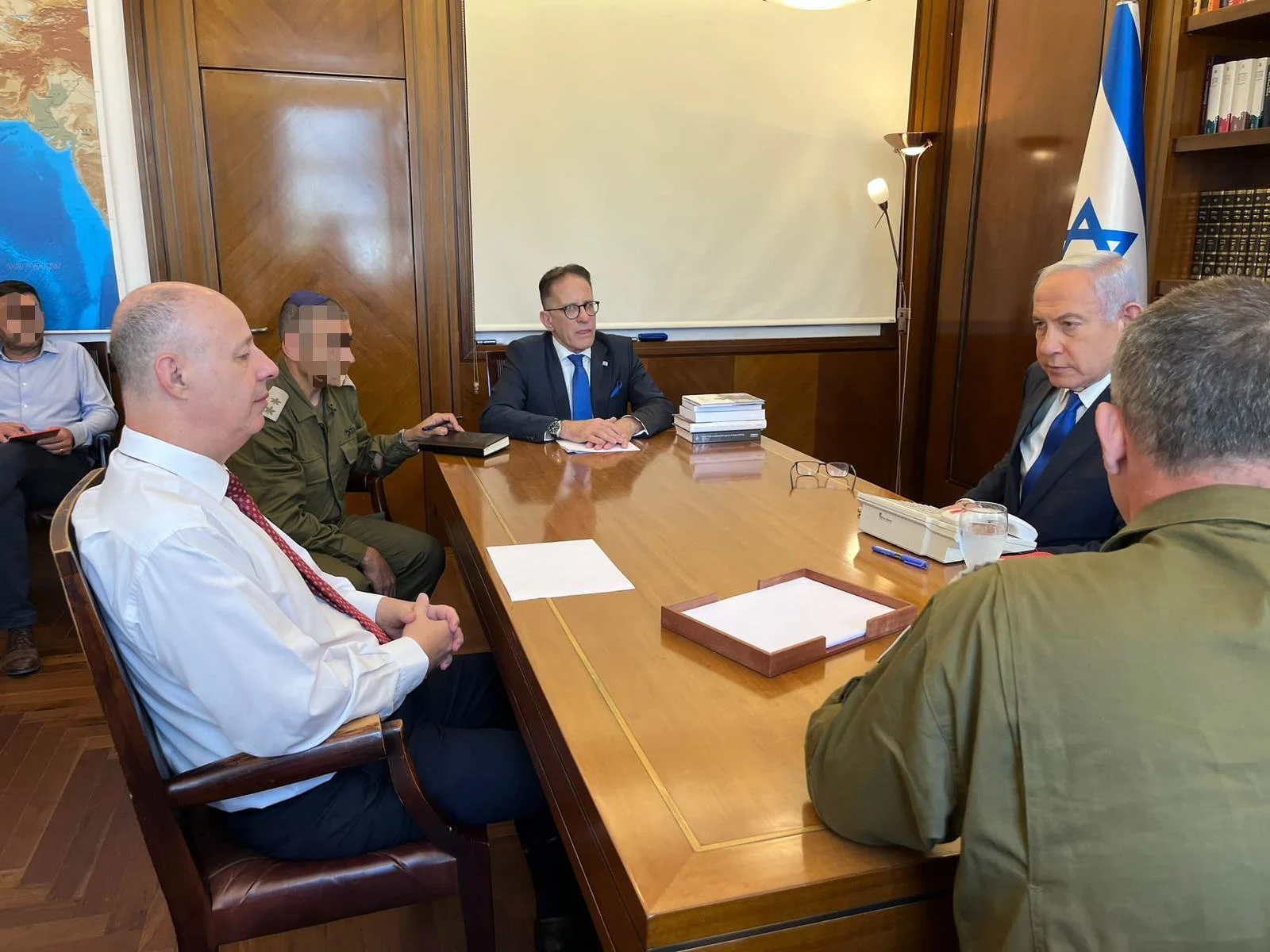 אבי גיל, ברוורמן, הנגבי, רה''מ נתניהו בהערכת מצב בלשכתו בירושלים