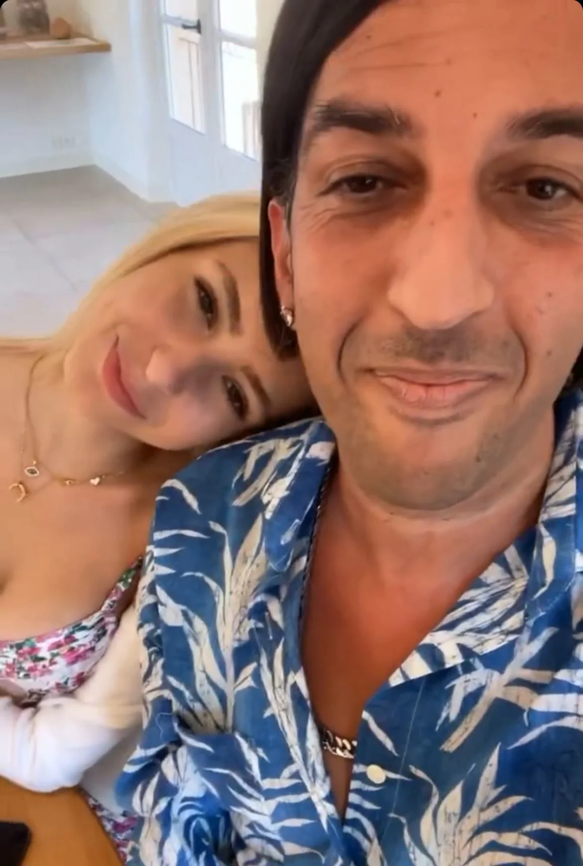 אליקו והחברה לירז ארז