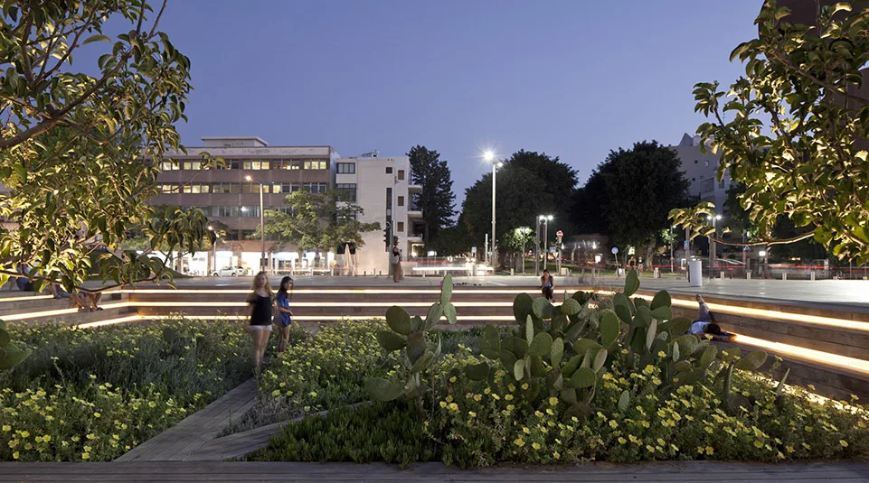 דני קרוון - כיכר- התרבות