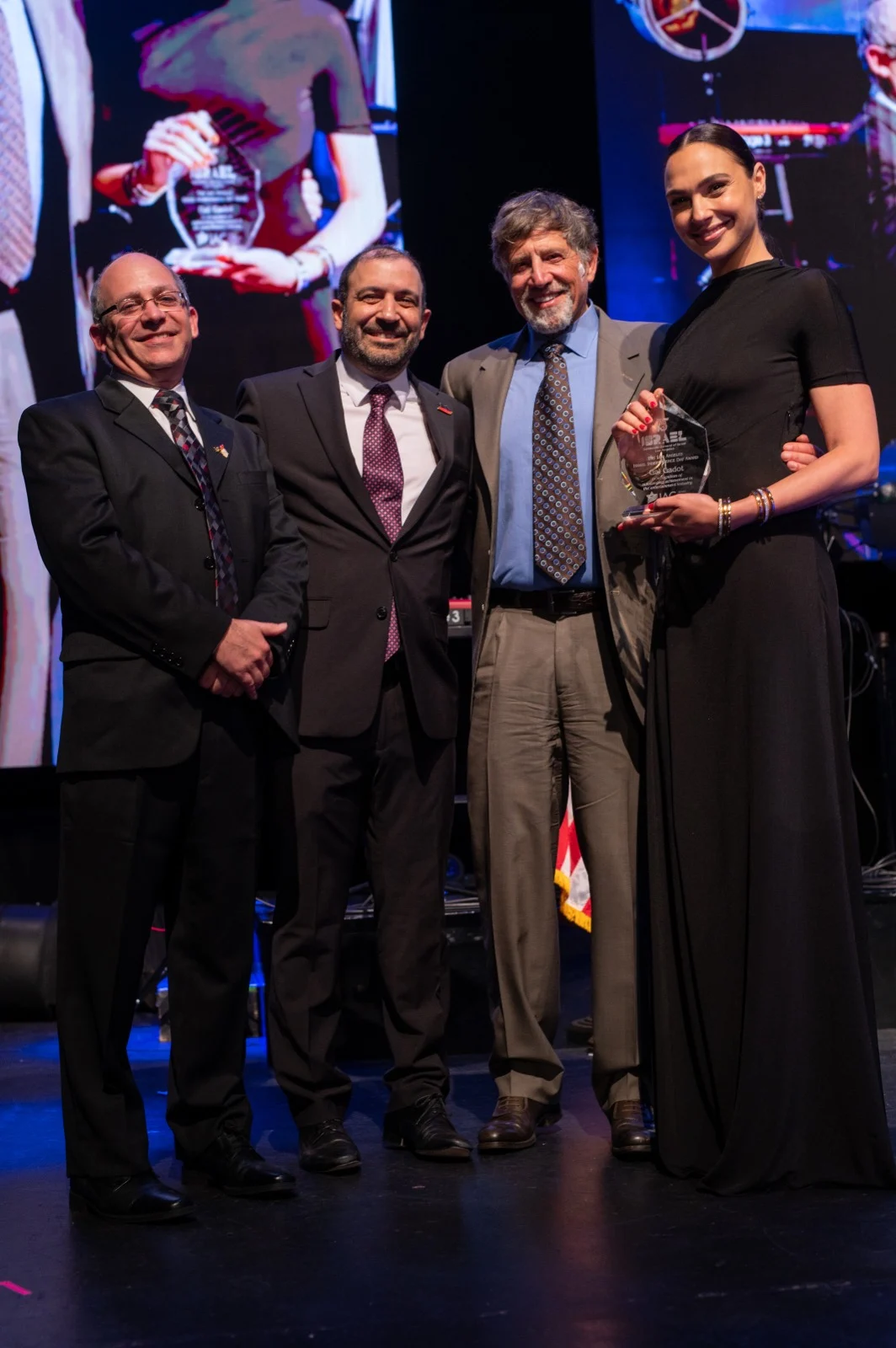 גל גדות, נתי סיידוף, יו״ר IAC, שהם ניקולא, מנכ״ל IAC והלל ניומן, קונסול ישראל בלוס אנג׳לס.