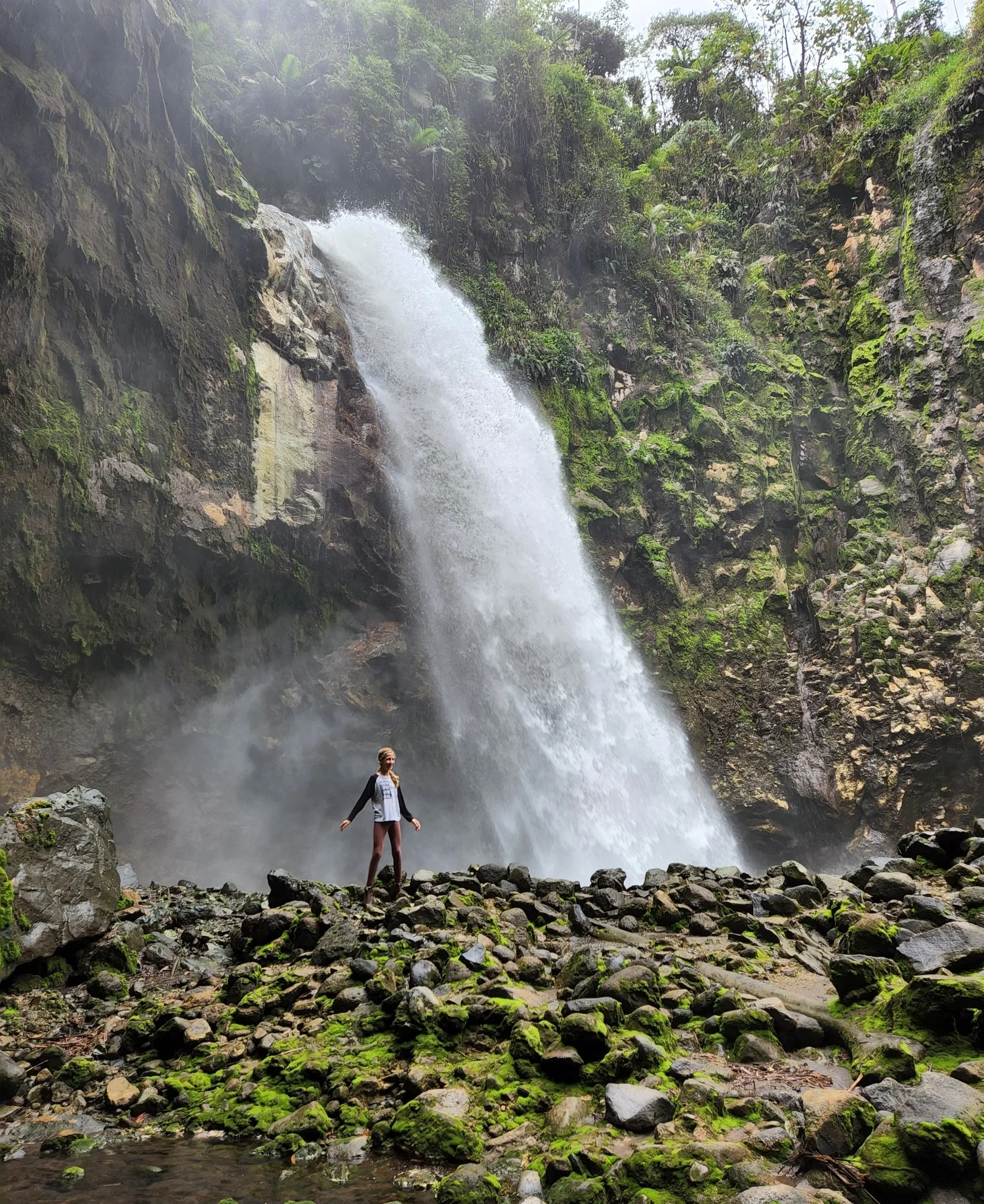 שפע של מפלים בבאחוס דל טורו, ריו אגריו קוסטה ריקה