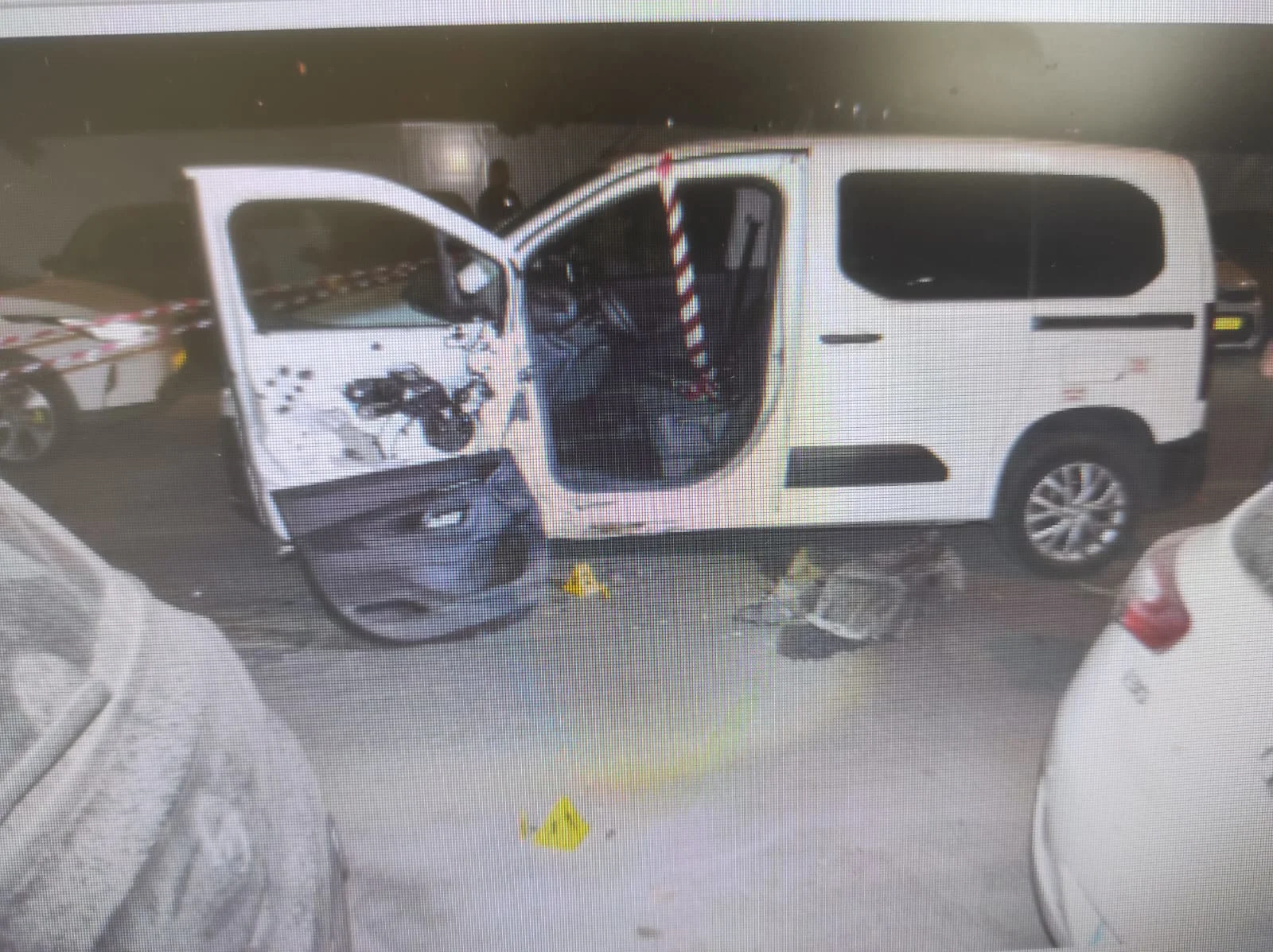 הניידת שבה התנגשו גנבי הרכב