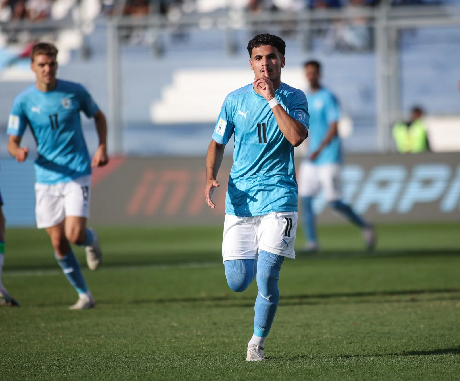 שיבלי חוגג מול ברזיל