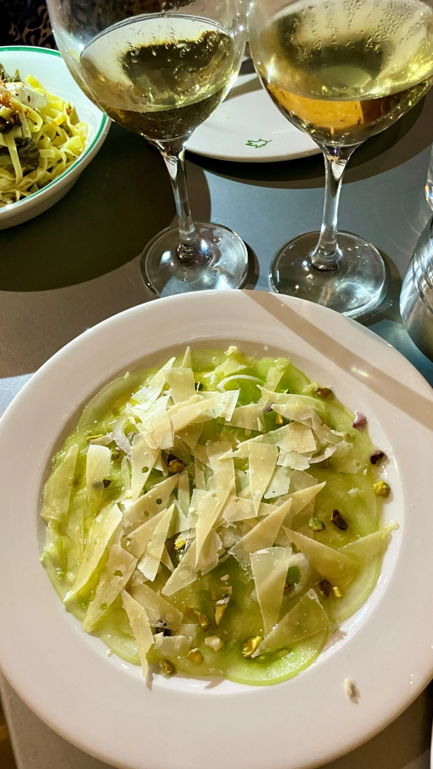 גן השקמים, קרפצ'יו עגבניות