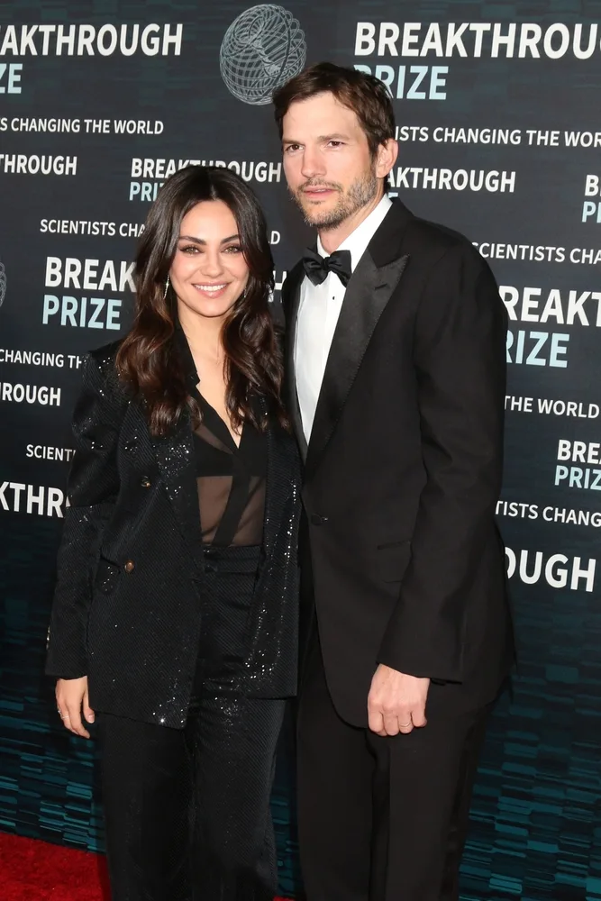 אשטון קוצ'ר ומילה קוניס