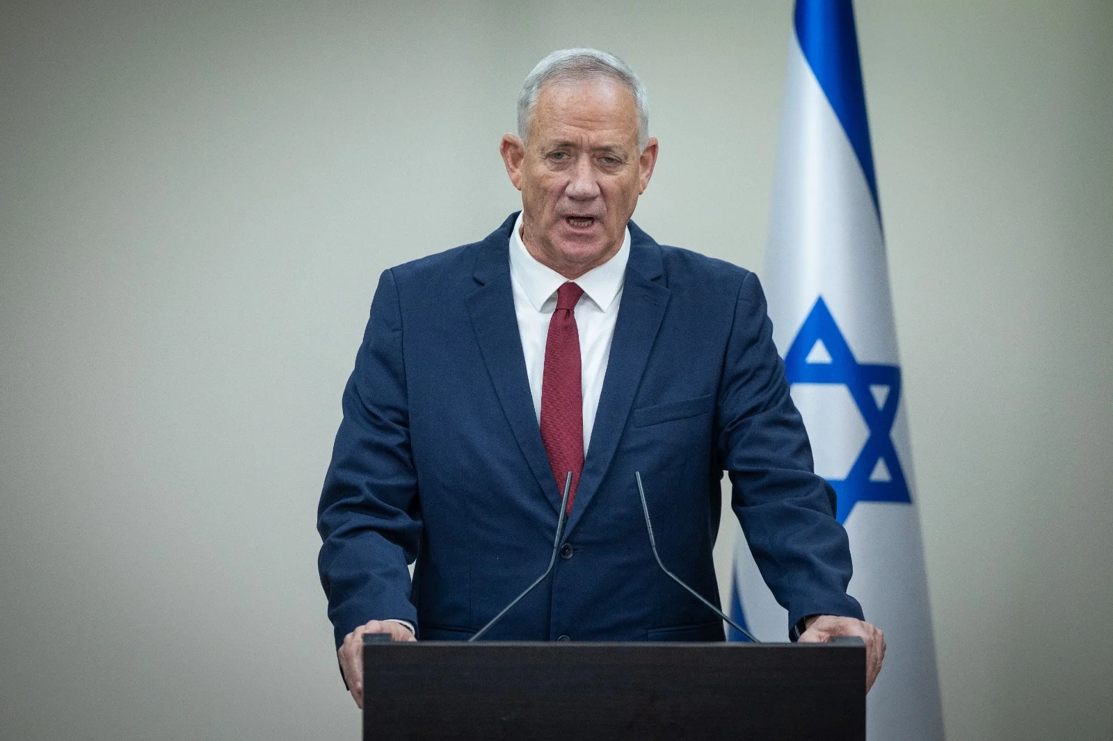 ח''כ בני גנץ