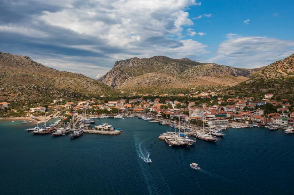 עיירת החוף Bozburun מרמריס טורקיה