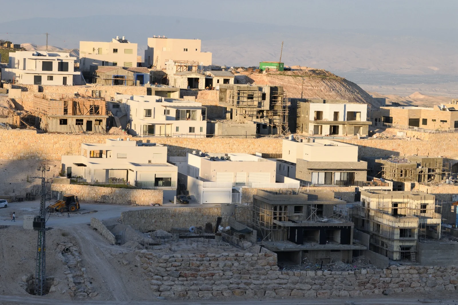 התנחלויות, בנייה בשטחים, התנחלות, אתר בנייה בכפר אדומים