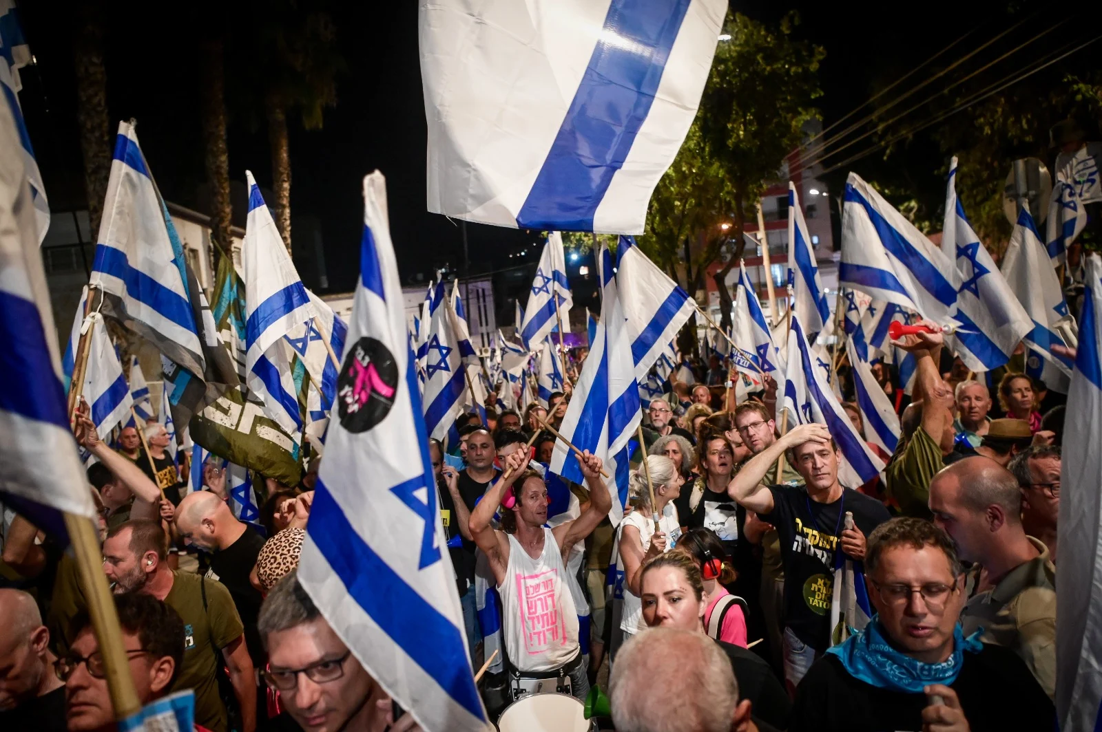 הפגנה נגד המהפכה המשפטית בפתח תקווה