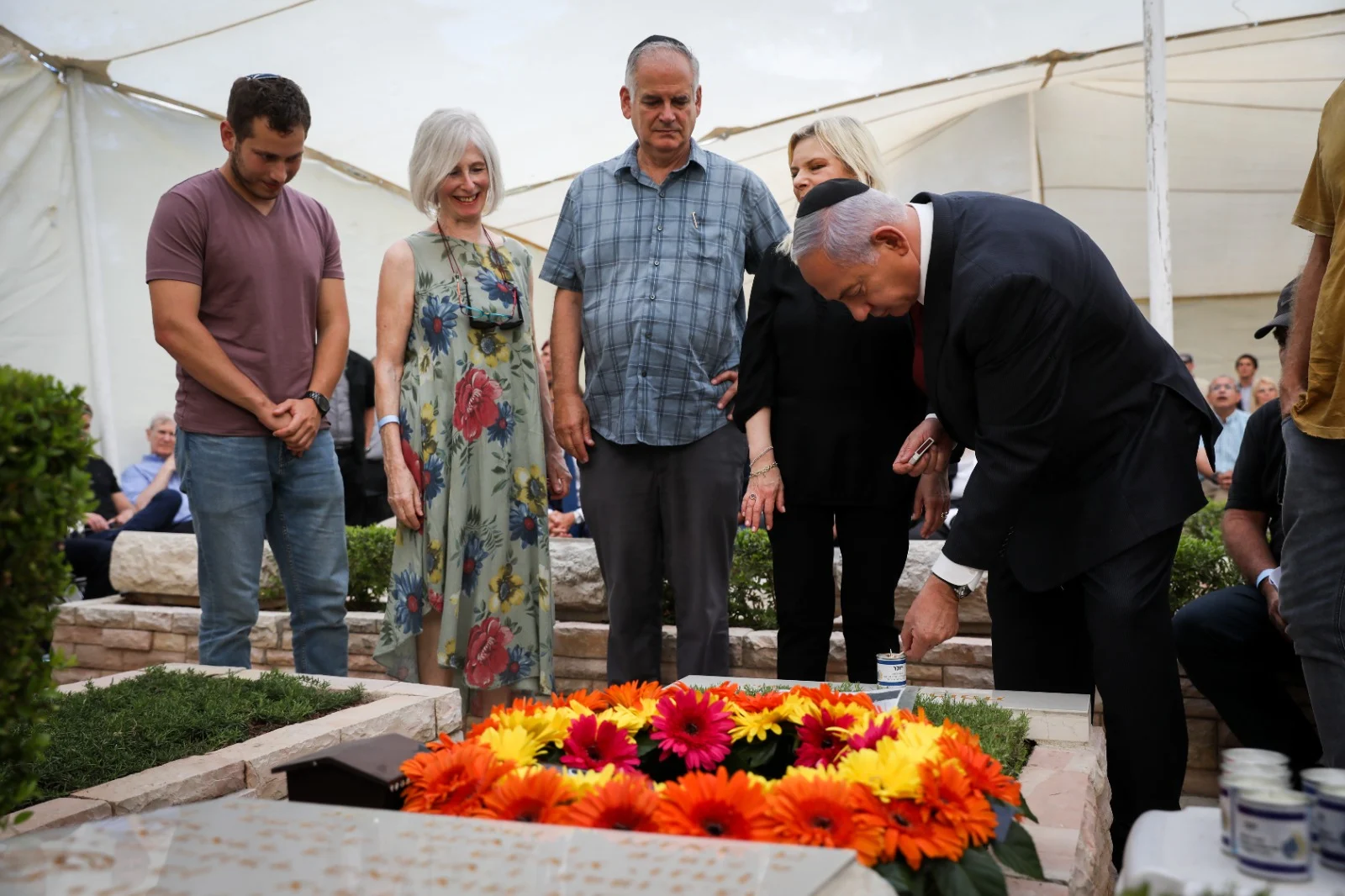 רה''מ נתניהו השבוע באזכרת אחיו יוני