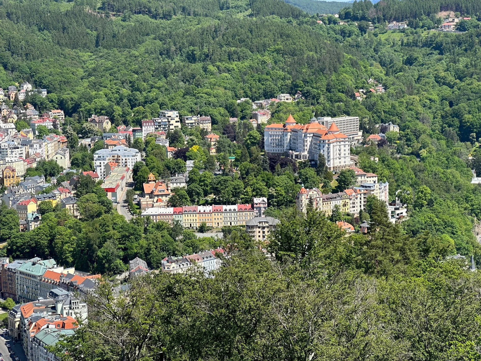 הנוף ממגדל דיאנה - קרלובי וארי
