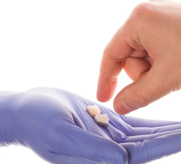 כדור אקסטזי. אילוסטרציה