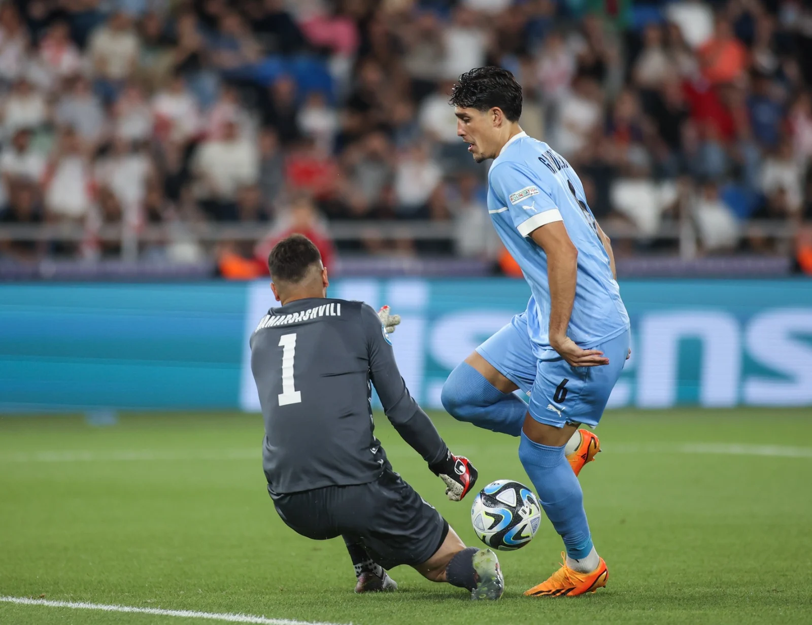 עמרי גאנדלמן בפעולה