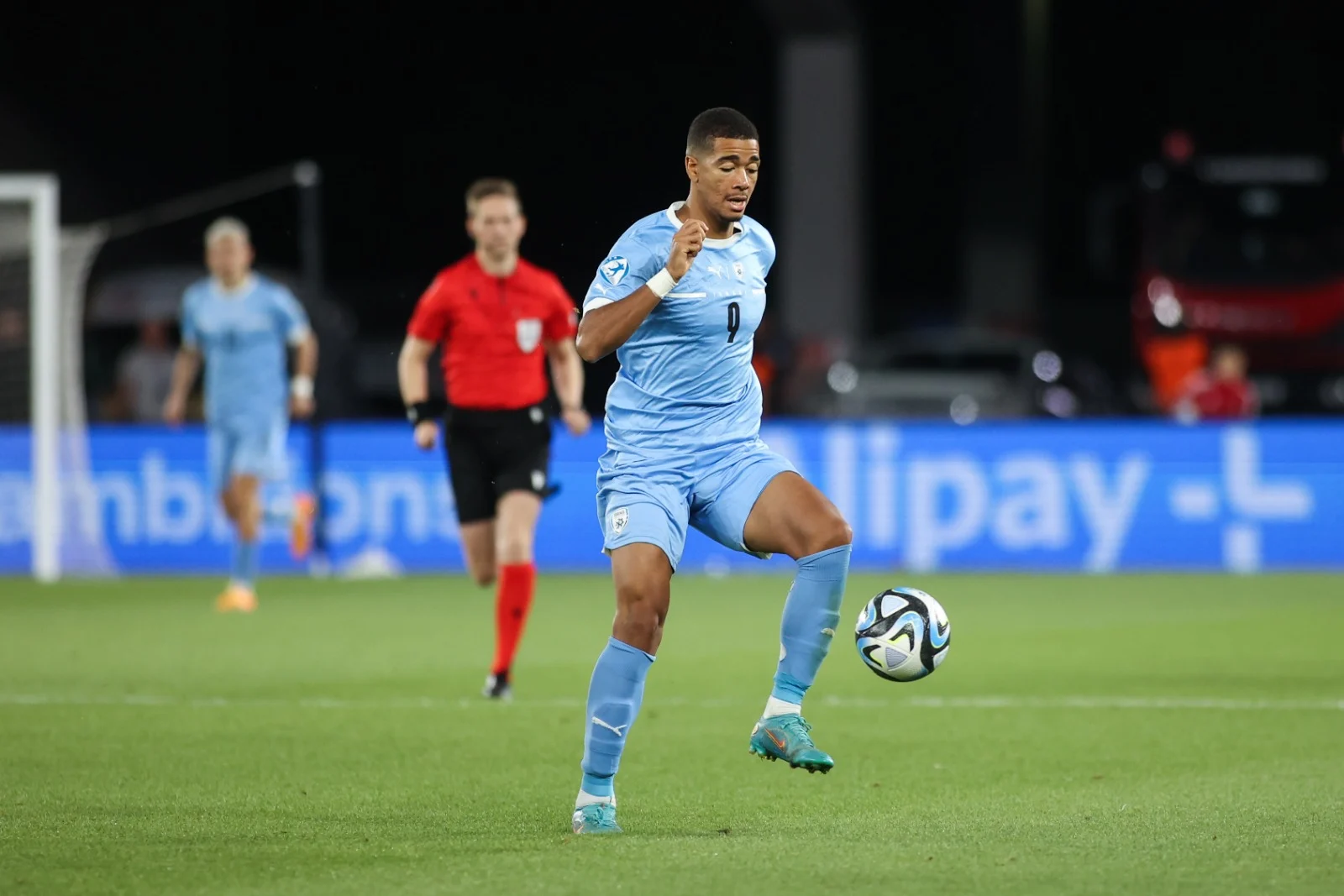 עידן טוקלומטי בפעולה