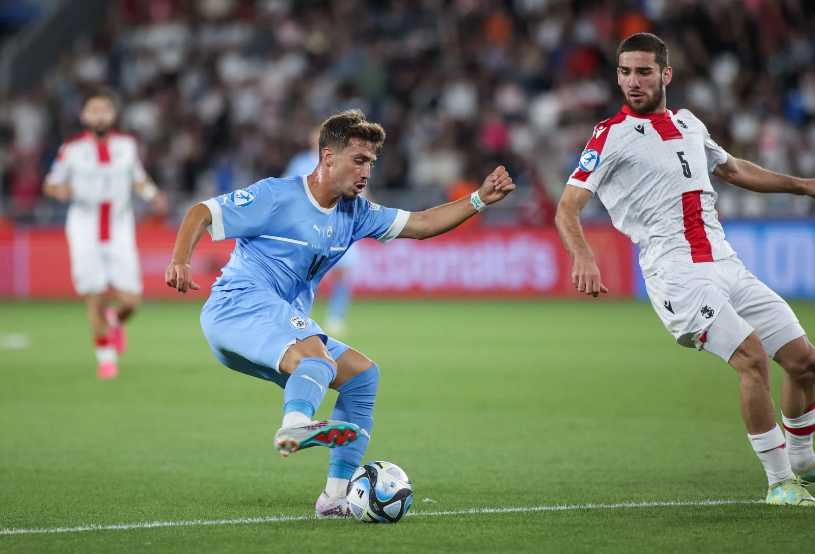 עוז בילו בפעולה