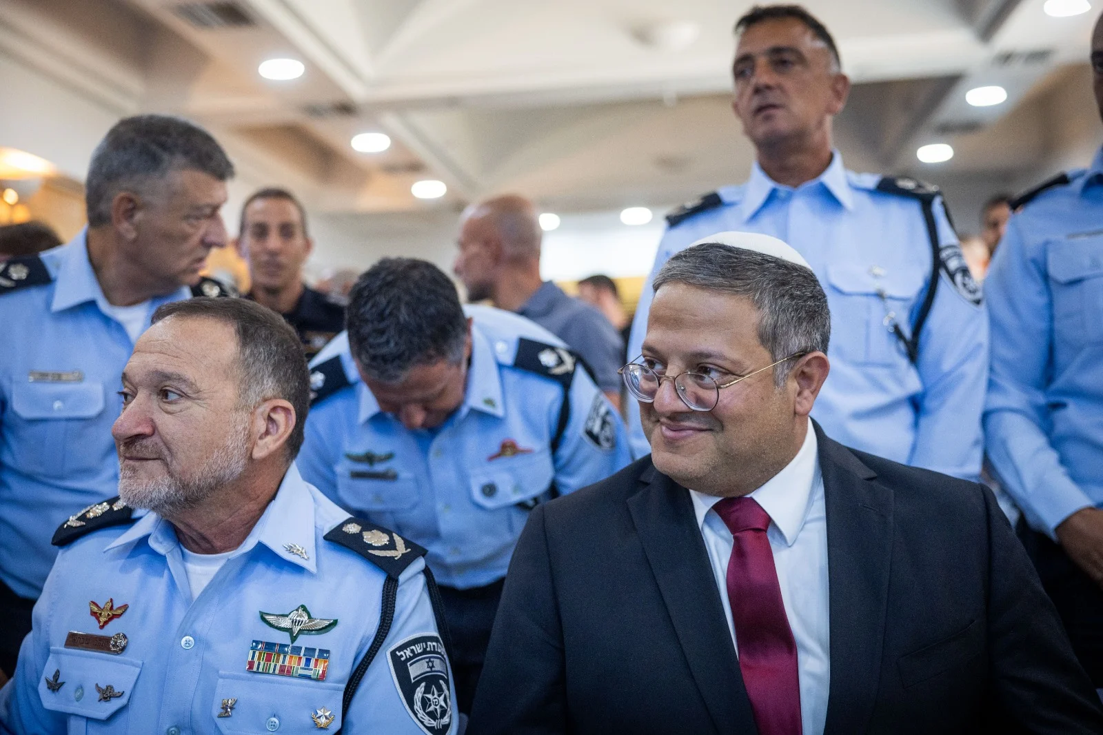 השר בן גביר והמפכ''ל שבתאי היום בטקס