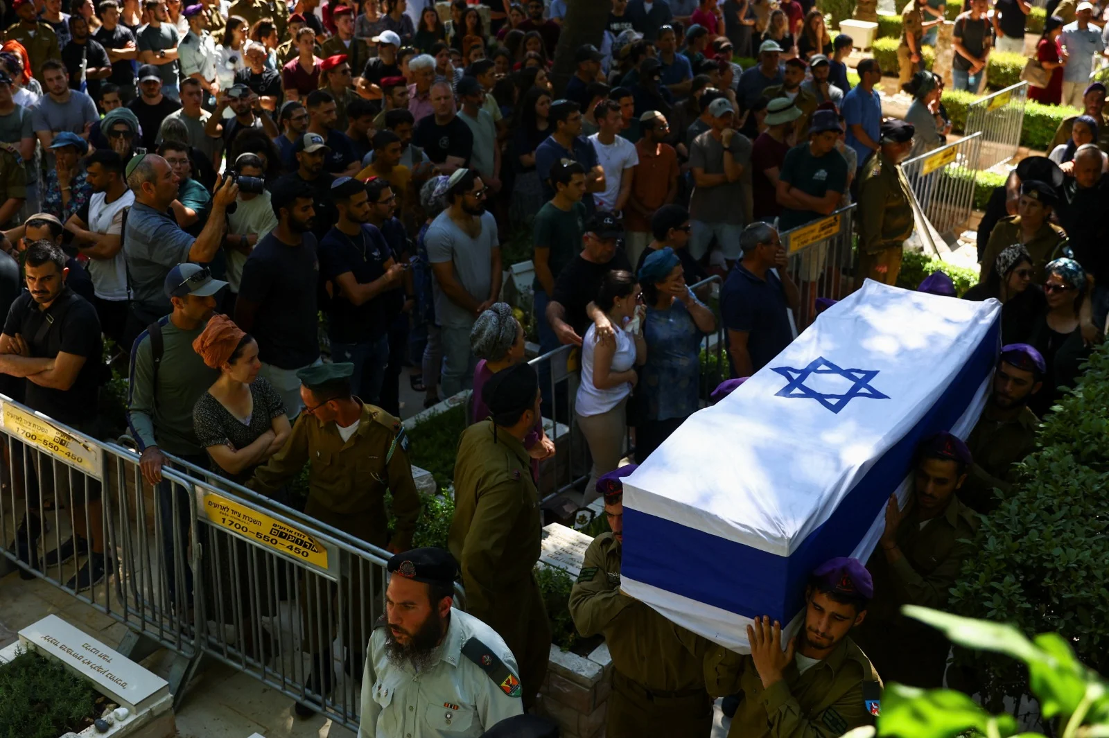 הלווייתו של סמ''ר שילה אמיר שנהרג בפיגוע ליד קדומים