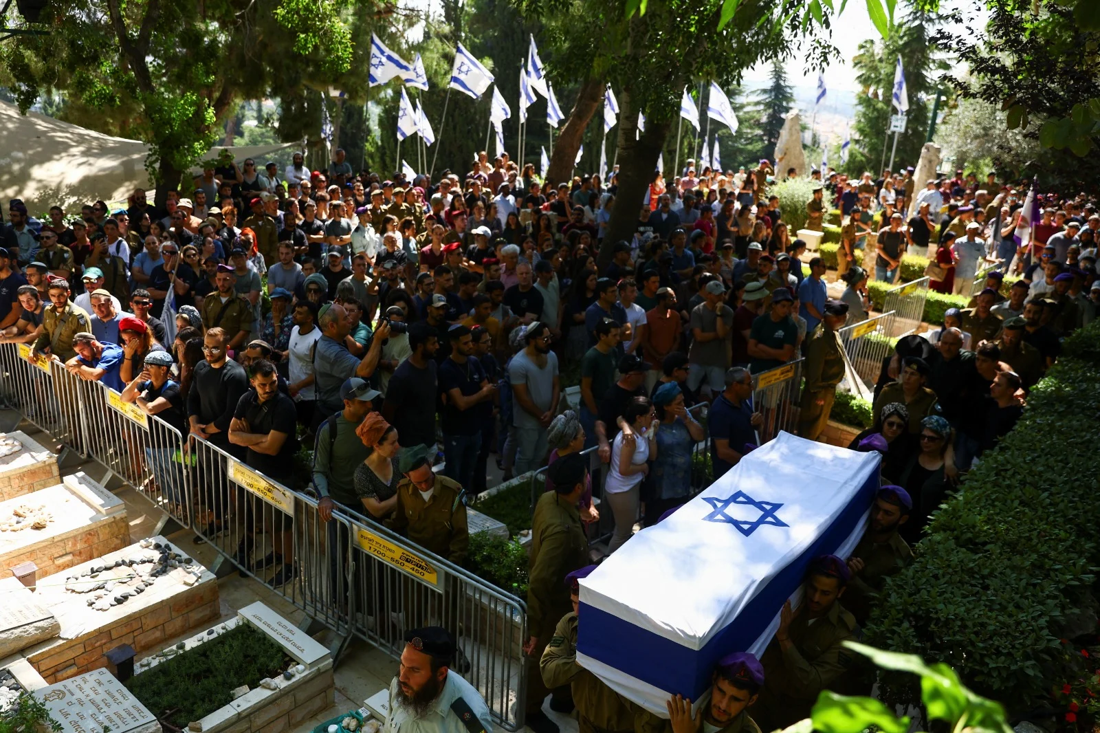 הלווייתו של סמ''ר שילה אמיר שנהרג בפיגוע ליד קדומים