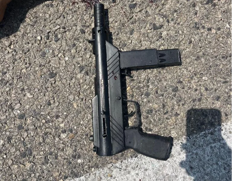 הנשק שנמצא ברשות המחבל, נווה צוף, בנימין