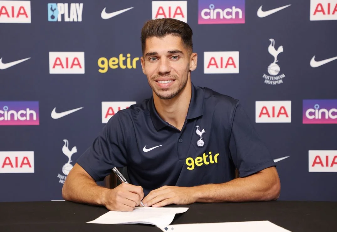 מנור סולומון חותם בטוטנהאם