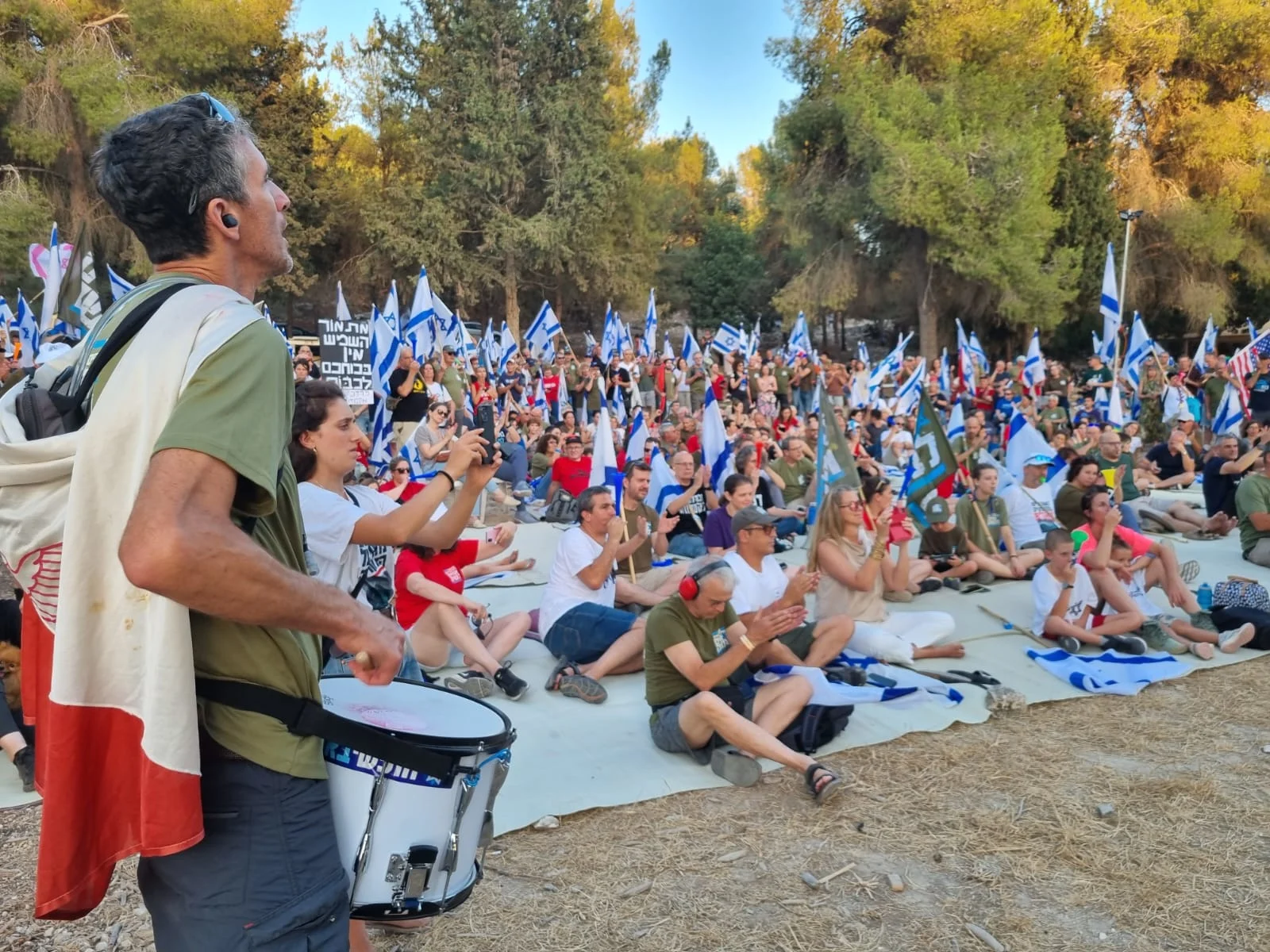 מחאת המילואימניקים מול ביתו של השר גלנט בעמיקם