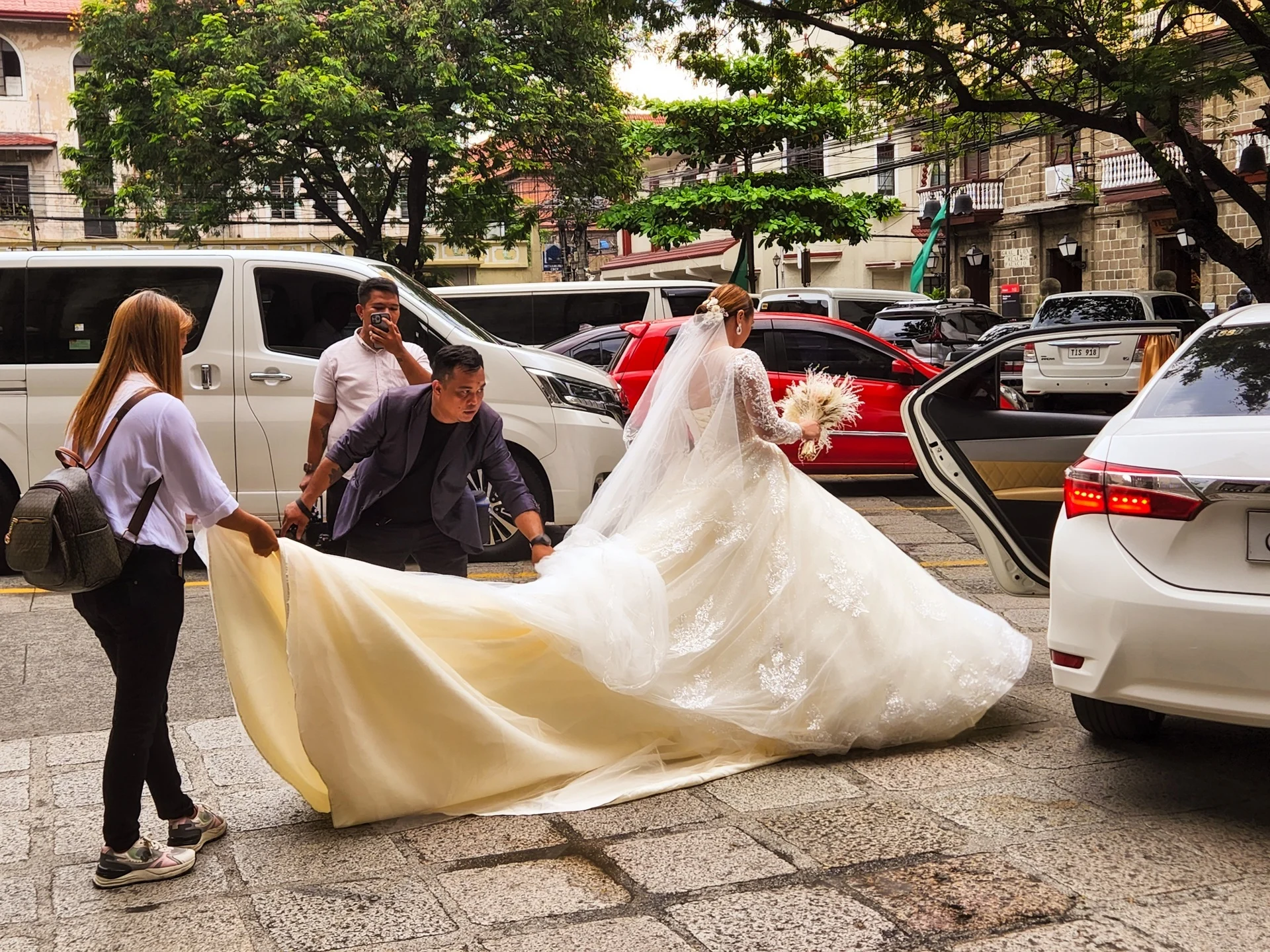 מנילה - עיר של ניגודים