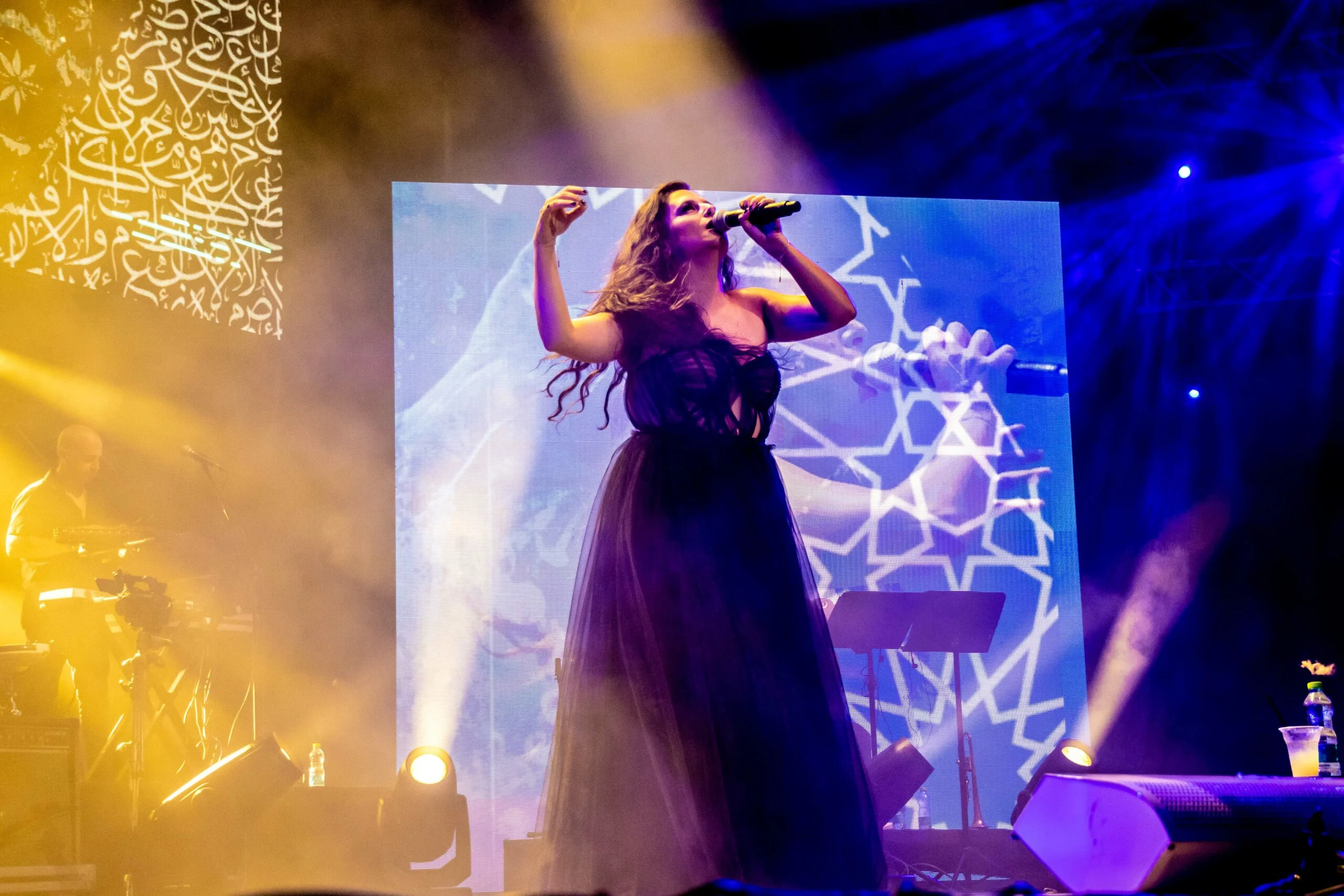 מירי מסיקה, קיסריה