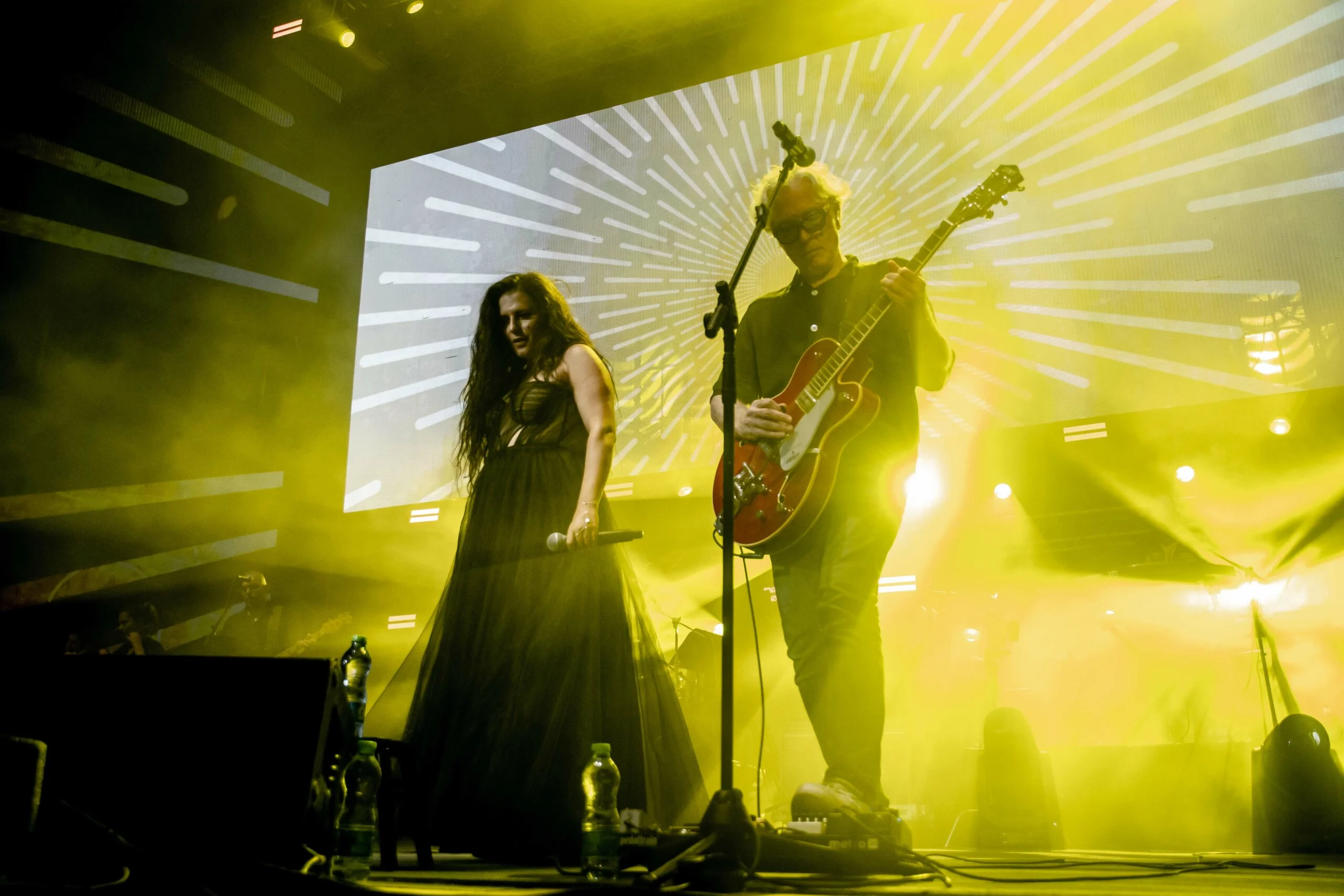 מירי מסיקה, קיסריה