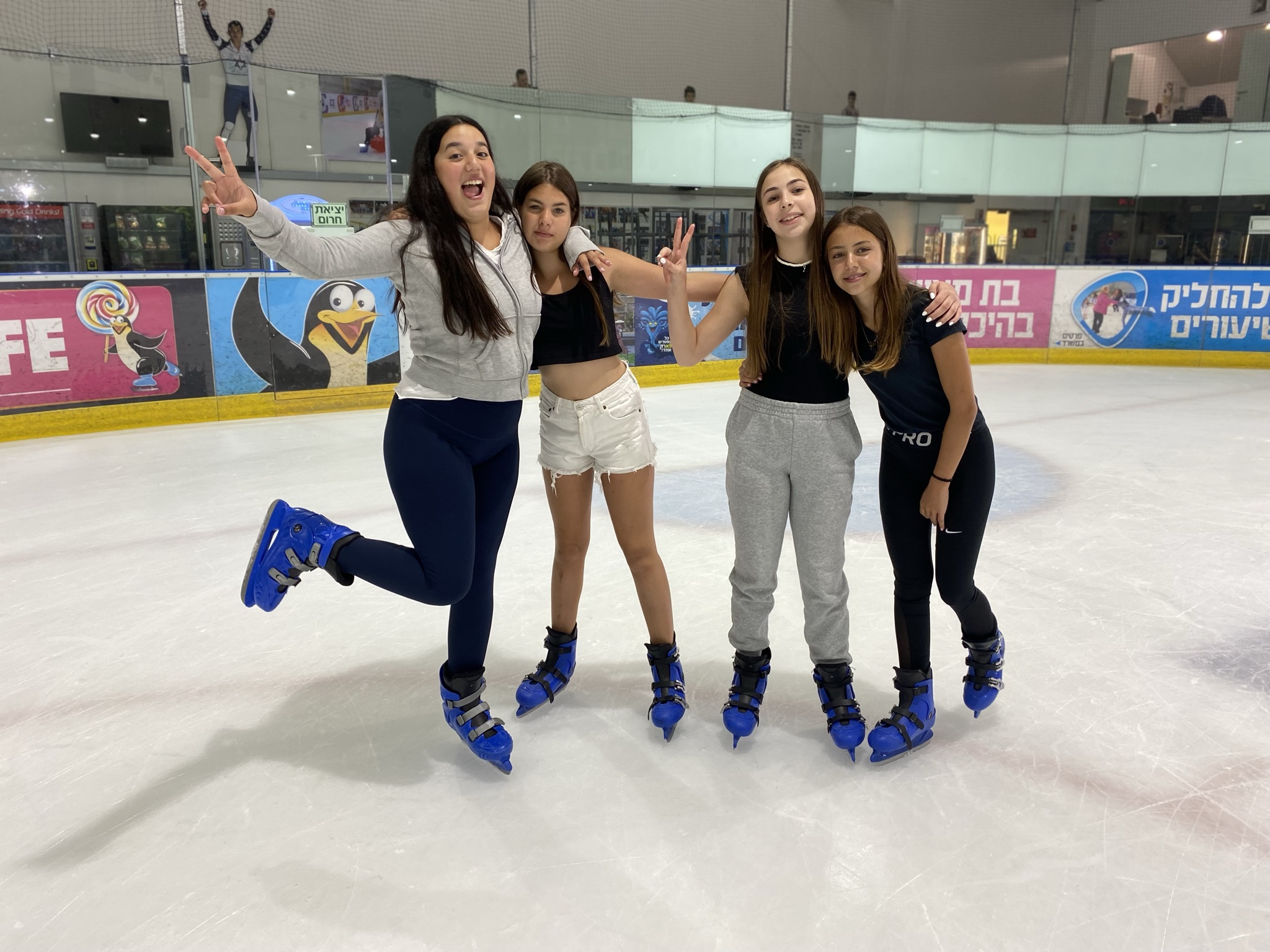 אייס פיקס, היכל הקרח של ישראל בחולון ובבאר שבע