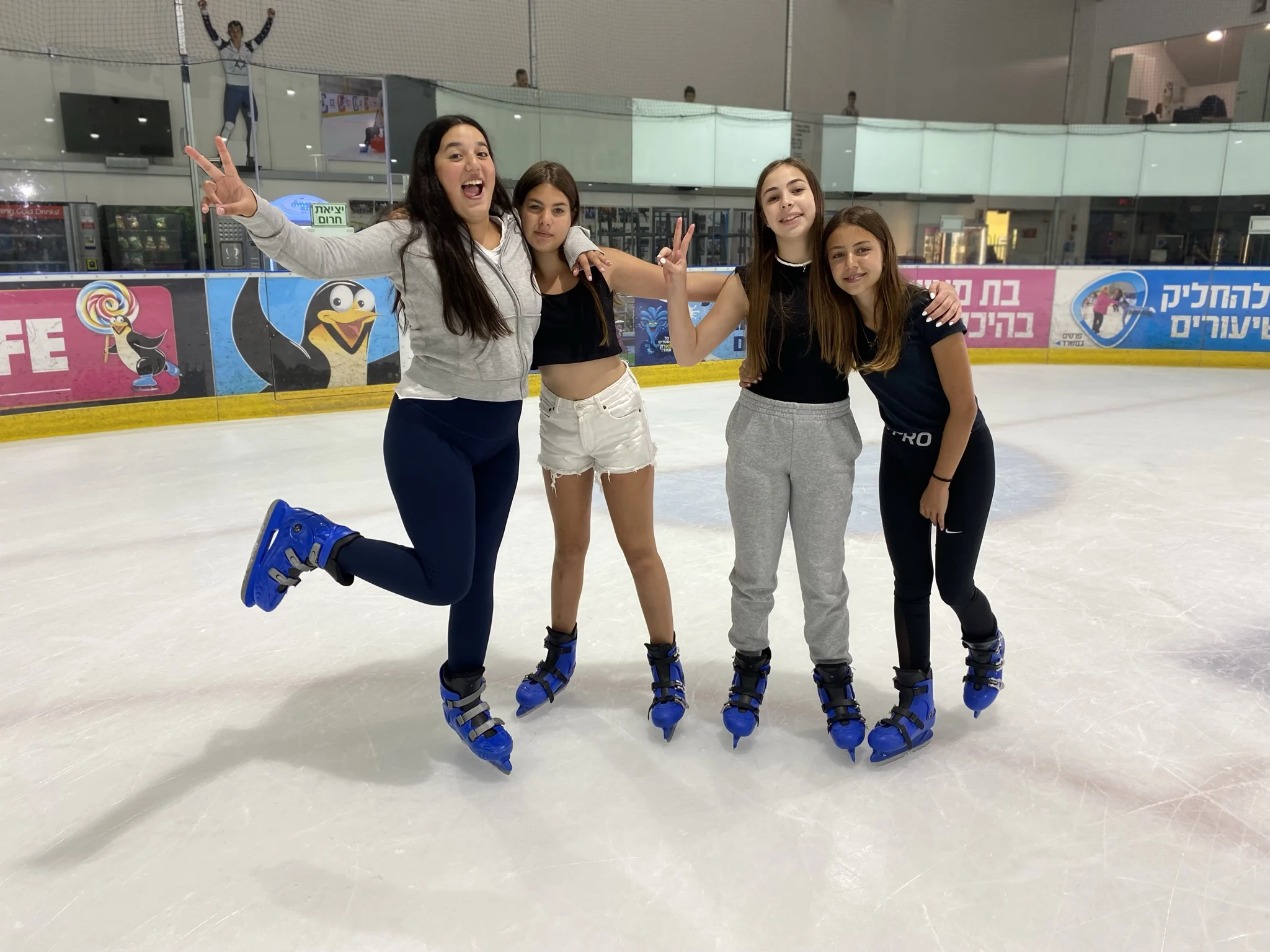 אייס פיקס, היכל הקרח של ישראל בחולון ובבאר שבע