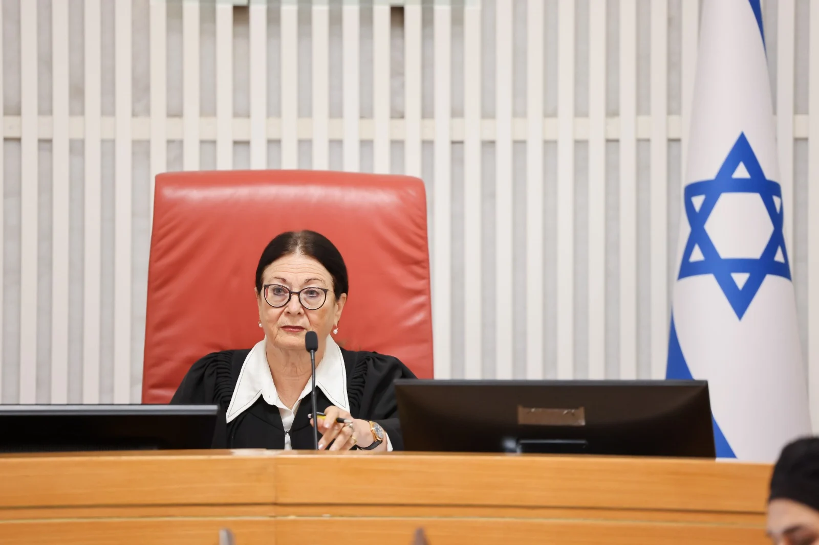 נשיאת העליון אסתר חיות הבוקר בבית המשפט