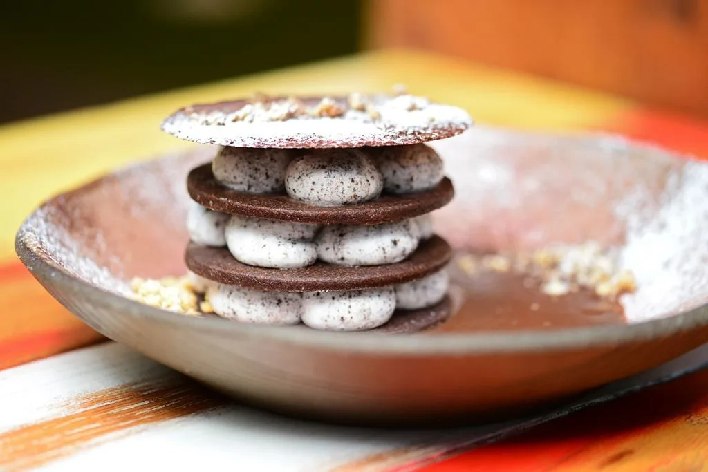 הקינוחים של תומר אומנסקי, קפה גן סיפור