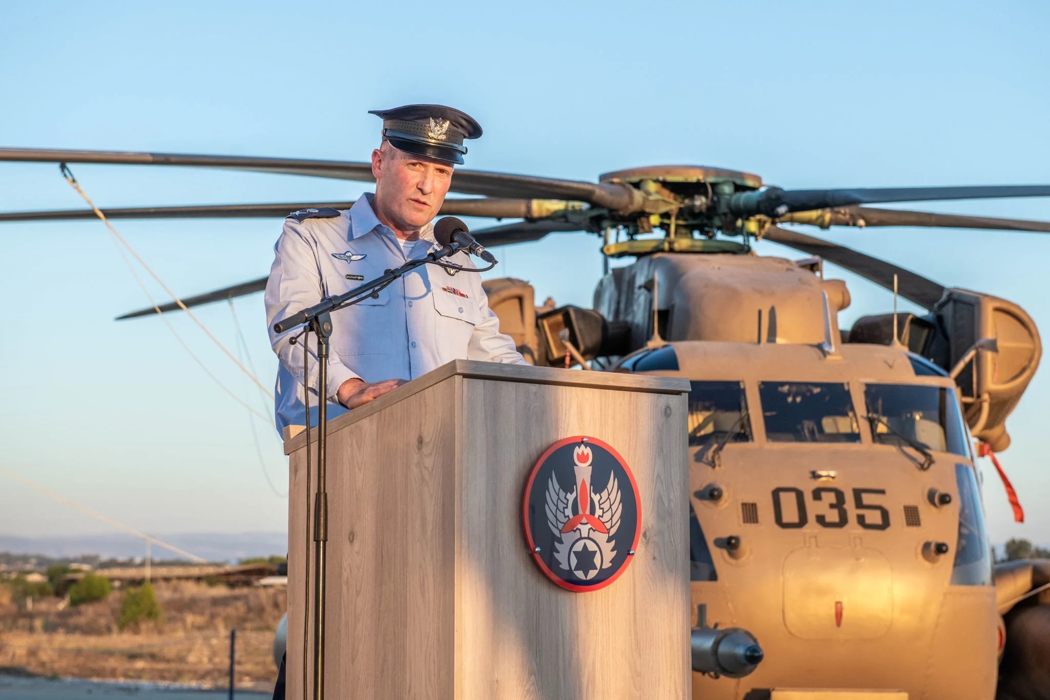 מפקד חיל האוויר האלוף תומר בר בטקס חילופי מפקד בסיס תל נוף