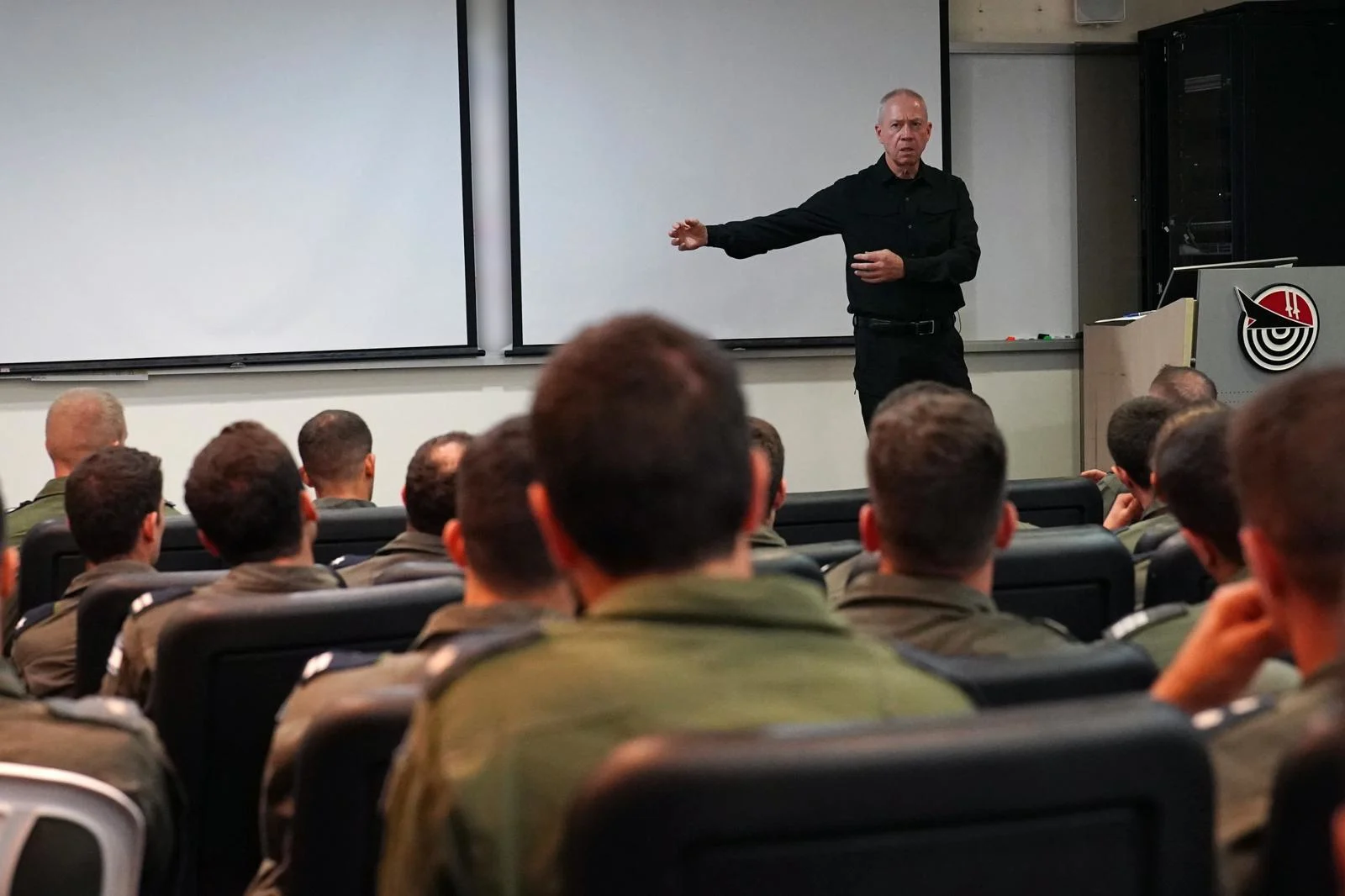 השר גלנט בבסיס חיל האוויר ''רמון''