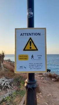 השלטים המזויפים שנתלו בחופים