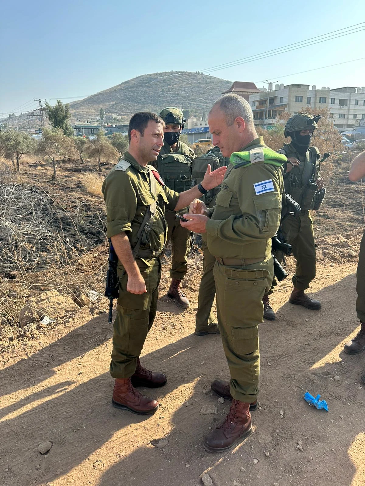 אלוף פיקוד המרכז יהודה פוקס בזירת הפיגוע בחווארה