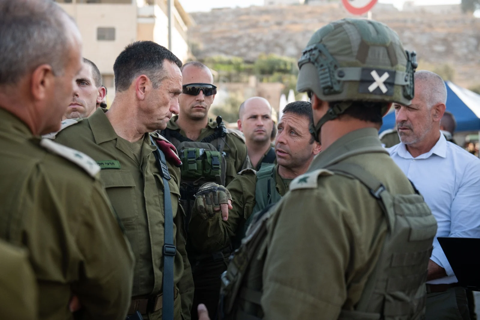 הרמטכ''ל הרצי הלוי בזירת הפיגוע בדרום הר חברון