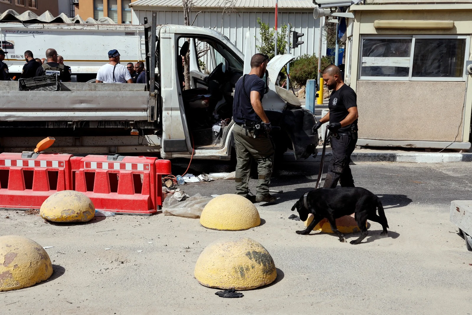 זירת פיגוע הדריסה במחסום מכבים