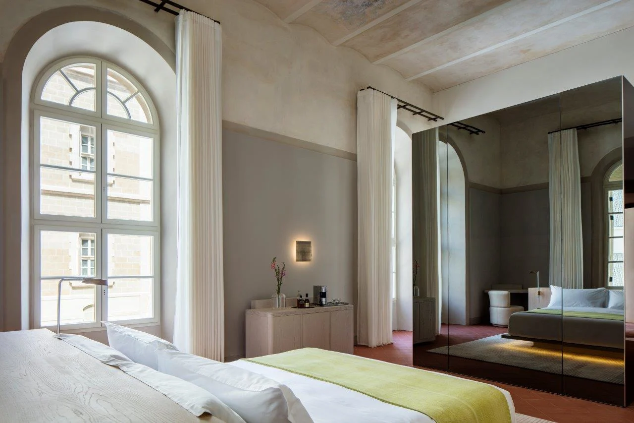 Deluxe Junior Suite 3
