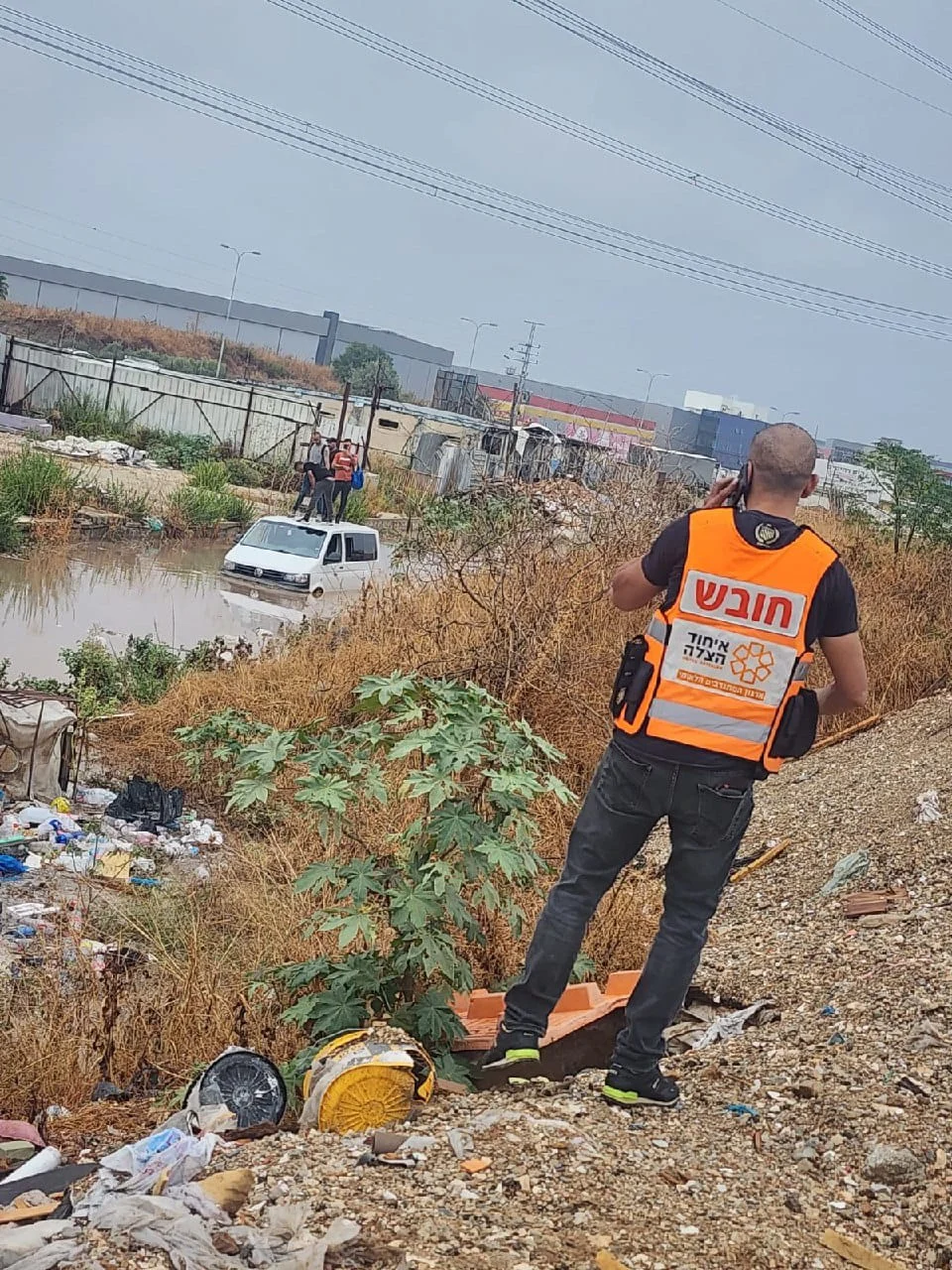 רכב שקע במים בכפר קאסם